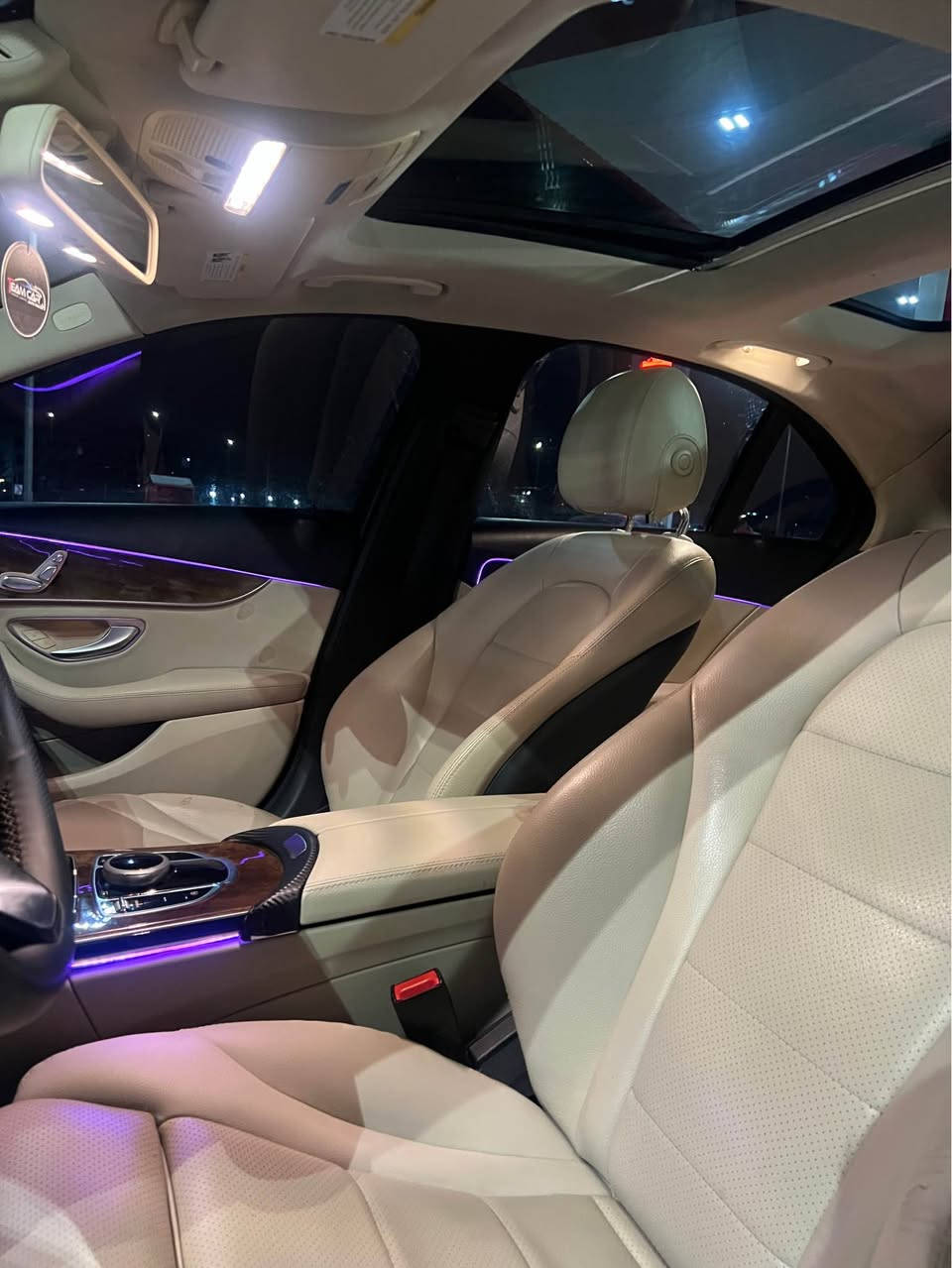ماسلس ٢٠١٧
سيارةكة AMG
سيارةكة فولة بةس دةبل ماوس نية 
سيارةكة يةك جي كارتي هةية 
كلين داخيل بوة 
بي ژؤري بي ارباك 
گير مةكينة هةموي بةشةرت 
سياركة زؤر جوانة 
*********** أربيل, العراق
