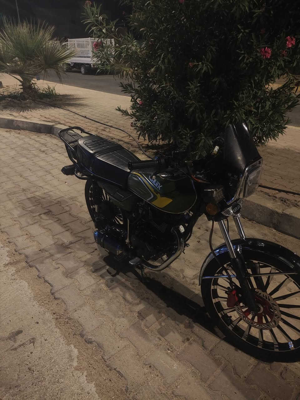 سلام عليكم 
سونك للبيع      محرك 150.     موديل 25.  بعده جديد 

ماشي 3تلف وطفت شاشه بل جديد  مابي اي نقص تايرات بلاديه
صالنصه رياضي كاربون. عقل رياضي لاصلي  سترين رياضي 

السعر 750قفل.   عنوان رأوه    الاستفسار ***********
