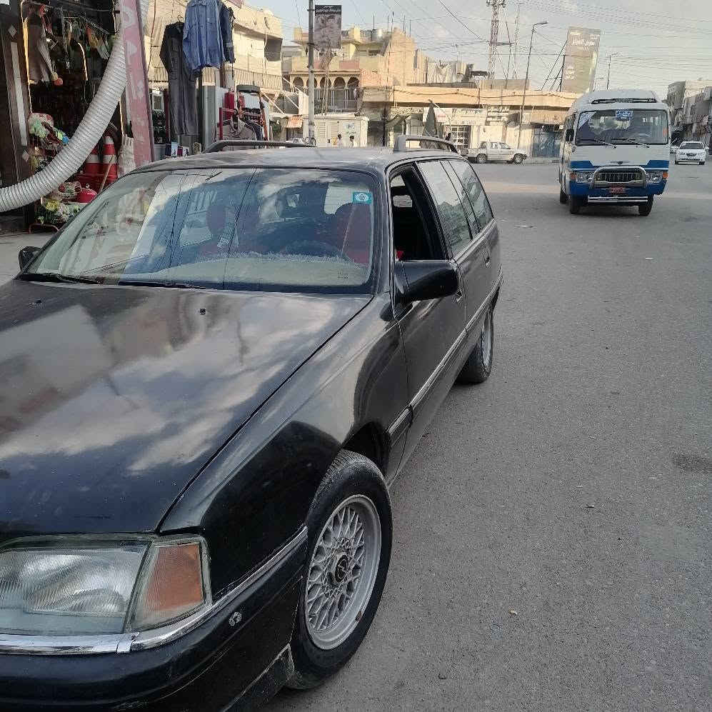 اوميكا ستيشن حجم 26 محور 20 كير  ومكينه مال كصة رقم نينوى انكليزي شرط التحويل 
*********** موصل, نينوى
