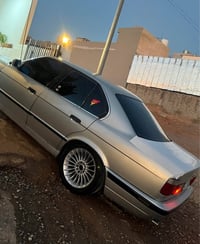 بي ام دبليو ٥٢٥ • جير عادي • أربيل