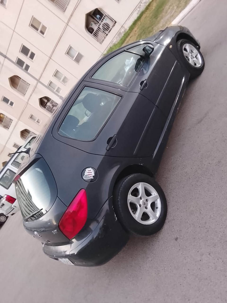 بيجو 307 للبيع بيه ملاحضات بسيطه مكانه بغداد بسمايه 
سعره 49 بيه مجال بسيط ***********
