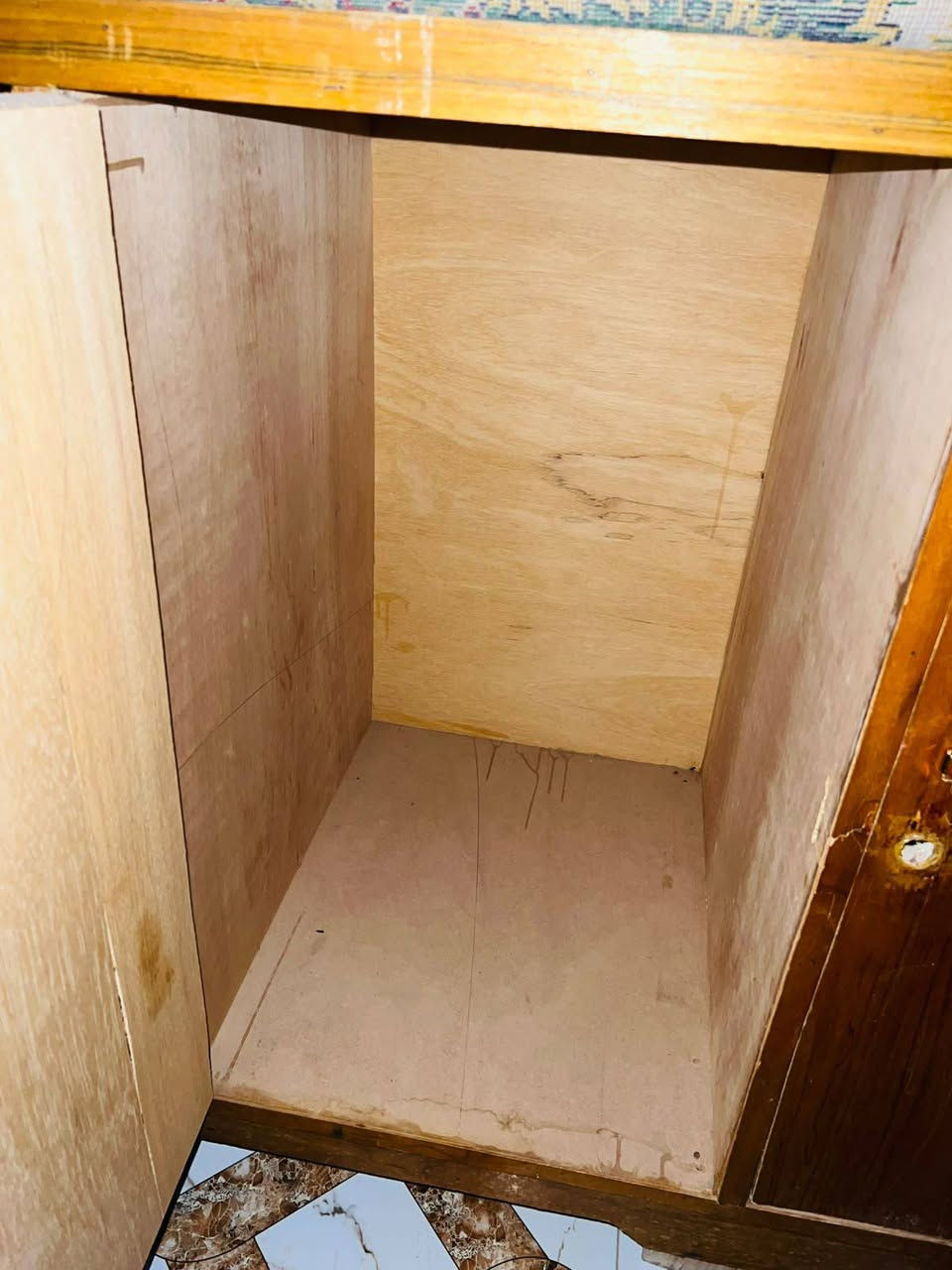 بوفيهات • ٤ أبواب • ٣ أبواب