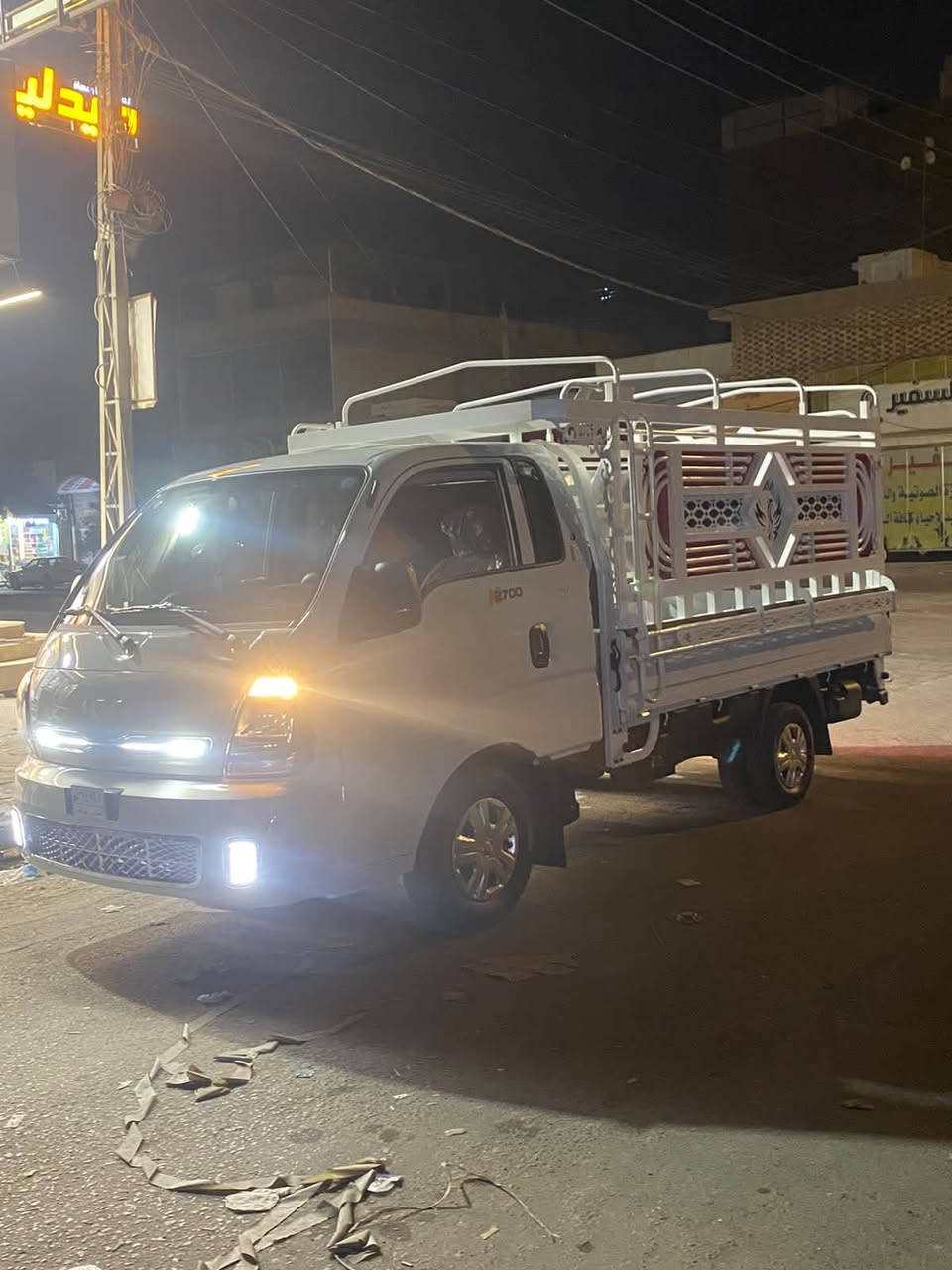🚨🚨 أنتباه أنتباه أنتباه 🚨 🚨
          💰💰 البيع نقد فقط 💰💰  

 كيا K2700 موديل 🛑2025🛑 ماشيه 30 الف KM

كفاله عامه حتى من الشخط مكفوله 

المواصفات 
 
✳️محرك ديزل 2700 
✳️كير  يدوي 5 سرعات 
✳️مقاعد جلد
✳️ تحكم مقود 
✳️ اشاره بالمري 
✳️ريموت كنترول
✳️ سنتر لوك 
✳️ حساسات خلفيه
✳️شاشة
✳️ زجاج كهرباء
✳️ كشافات ضباب أمامية
✳️ تدفئه تبريد 
✳️صندوق عدة
✳️ خزان ماء 
✳️ أزرار تحكم عبر المقود.

🟢 بيها دعاميه خلفيه مال وكاله ام لد ويه بريك

🟢 السياره فول سستم 
🟢سستم كامل مال 2025 العلامه الجديده
🟢تخم تاير جديد كوري المنشأ 
🟢 سياره جديده واحلى من الصور ما مشتغله فقط استخدام شخصي 

🟢 للاستفسار عن السعر ‭***********‬
