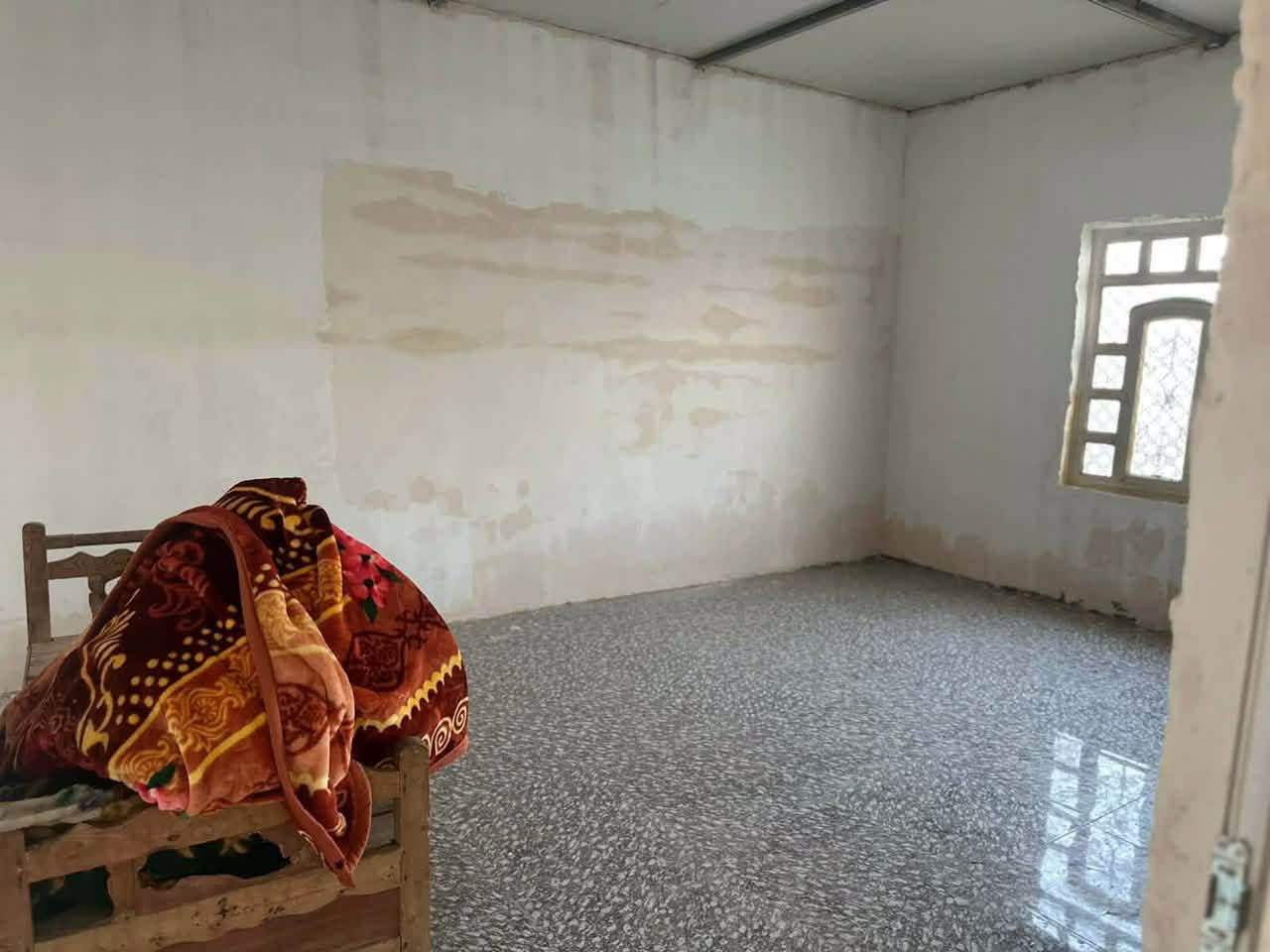 إسلام عليكم بستان للبيع كلك المساحه ١٠٠٠متر الموقع شارع الايمام خلف نادي بلد الرياضي ناقصها شي قليل وتكمل السعر ٣٥ وبيه مجال ***********
