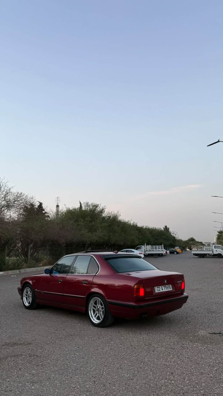 سلام عليكم 
للبيع BMW  حجم 525Ai اصل موديل 1991 ماروني 
وارد آلماني مكينه عدله كير اوتو 3 وضعيات سياره فوول اوتو جامات كهرباء دبل أيرباك سلايت 3 طگات شغال 
غرفه جلد وصاج جديده حداديه جديده كهربائيات شغال كامل سياره كت كامل M وياله وتايرات M حجم 17 جدد 
تبريد ثلج سياره رقمها اربيل دولي بأسمي شرط تحويل وغرامات سياره جديده احله من الصور صبغ عام جماليه بدون ضربه   مكاني كركوك للبيع فقط 

سعرها 66 وبيها مجال قليل 

رقم الهاتف:***********
