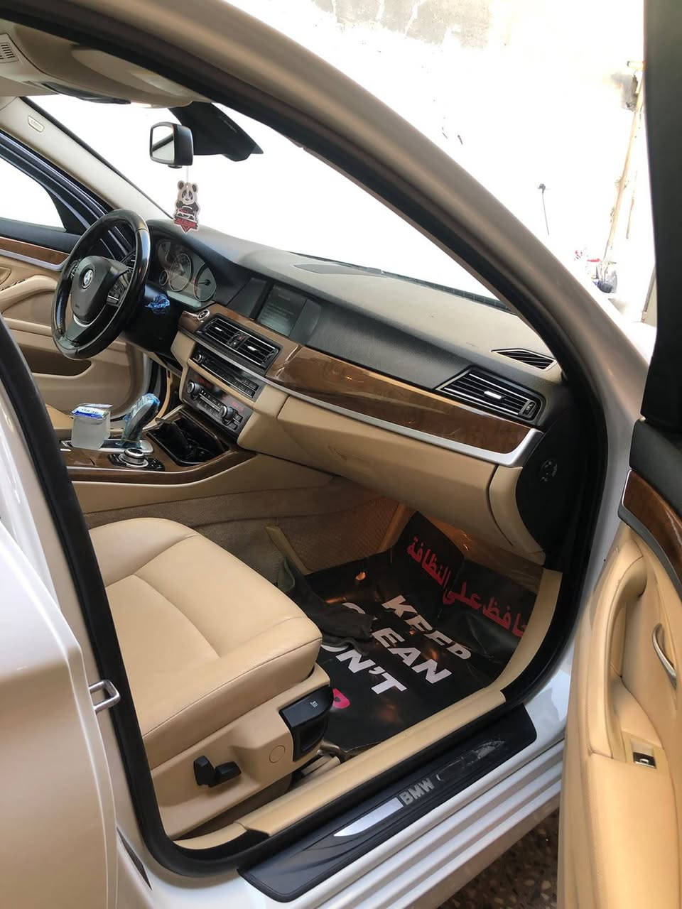 السلام عليكم …
BMW / F 10 / N 53 / 2012 
اوربي محرك 6  سلندر تنفس طبيعي فول مواصفات رادار حساس امامي خلفي بصمه خمس بردات مري شفط برد كهرباء تبريد قطعتين وتحكم جهتين بالتبريد سياره مواصفاتها فول جاهز من كلشي مابيه نقص انشاءالله بسمي رقم بغداد ماشي ٩٤ الف كيلو بيها تبدين قطعتين بلادي بنيد وجاملغ بدون دواخل  السعر المطلوب ١٧٥٠٠ الف دولار ونص وبيه مجال اي استفسار اني حاضر *********** /// *********** /// 
مكان السياره الفلوجه
