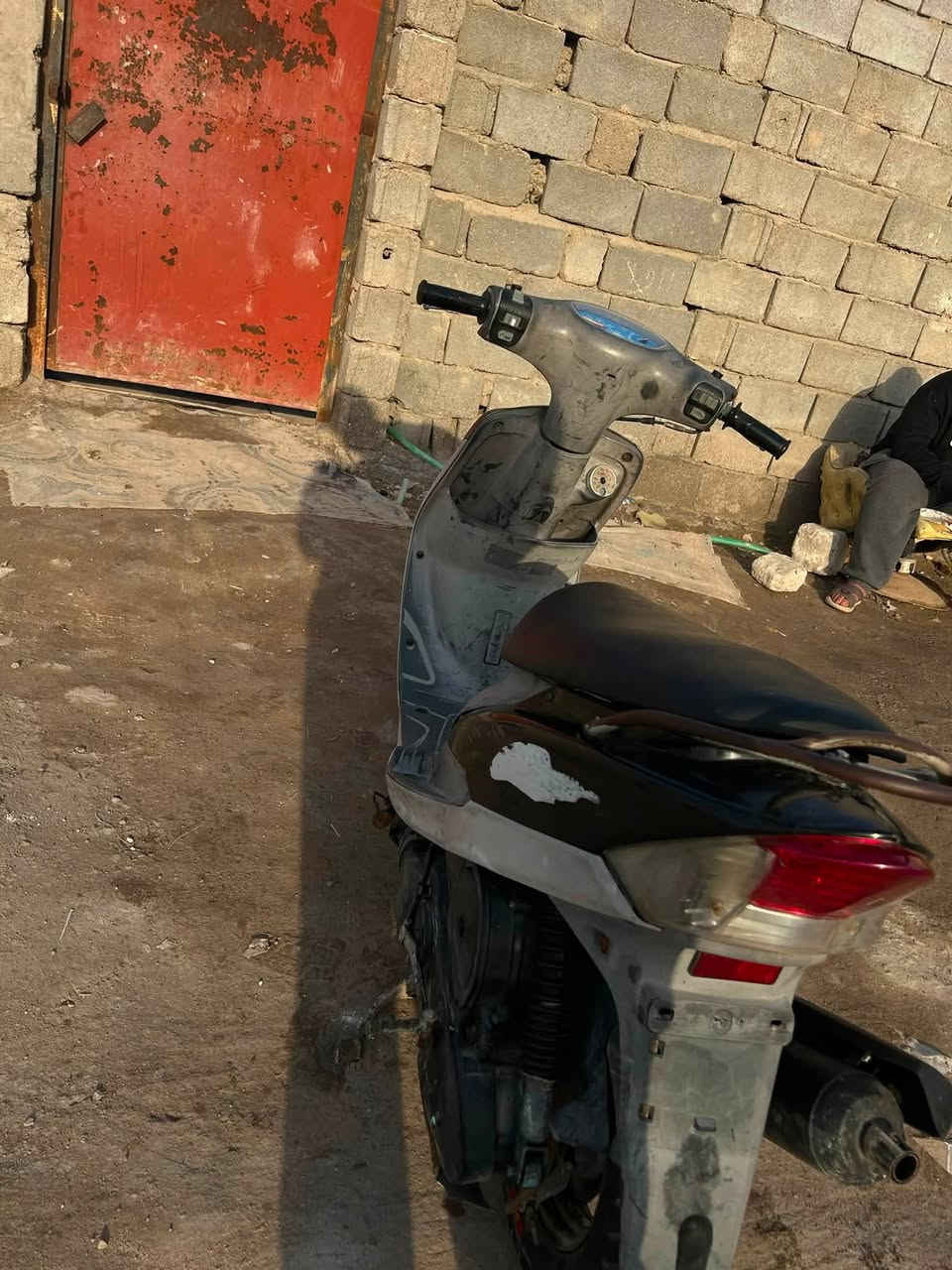 دراجه قجمه للبيع  مكينه مامفتوحه بوشه 49بلادي دراجه حلوه ونضيفه السعر 450وبيها مجال الرقم:***********
