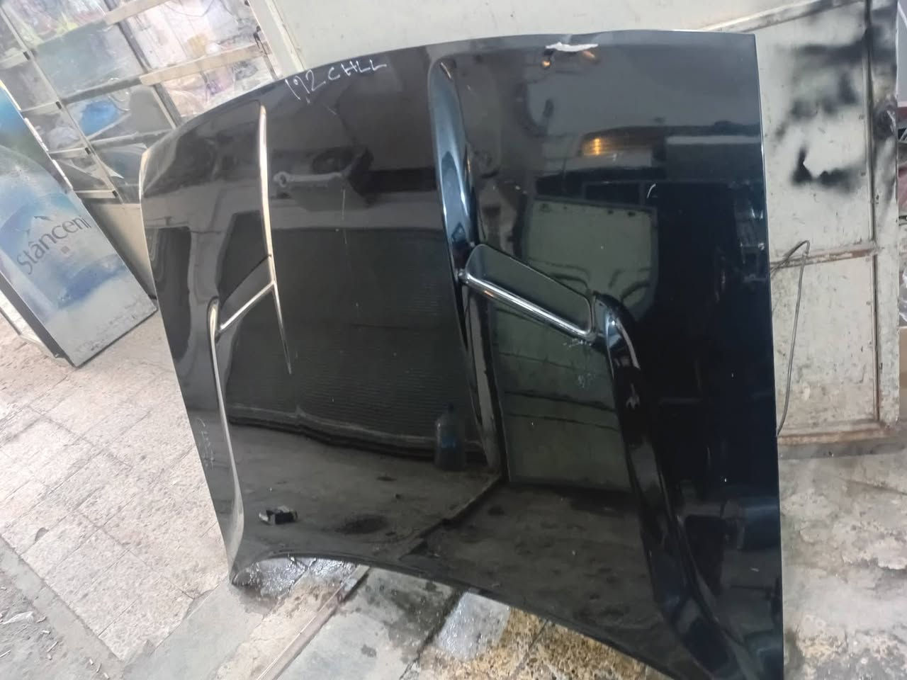 قطع غيار جالنجر
لحيه srt _gt اصليه تفصيخ مع زعانف اصفر 
بنيد sxt بلادي 
جاملفات الوان اصليه تفصيخ 
المنصور دور السود 
للاتصال ***********
