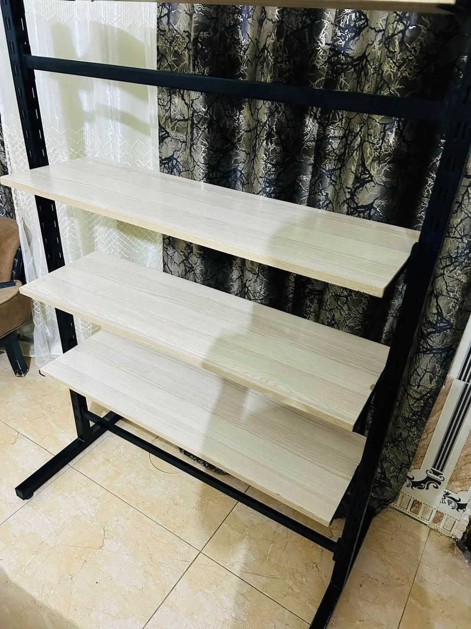 رفوف خشبية • دوشك طبية • رفوف حديد