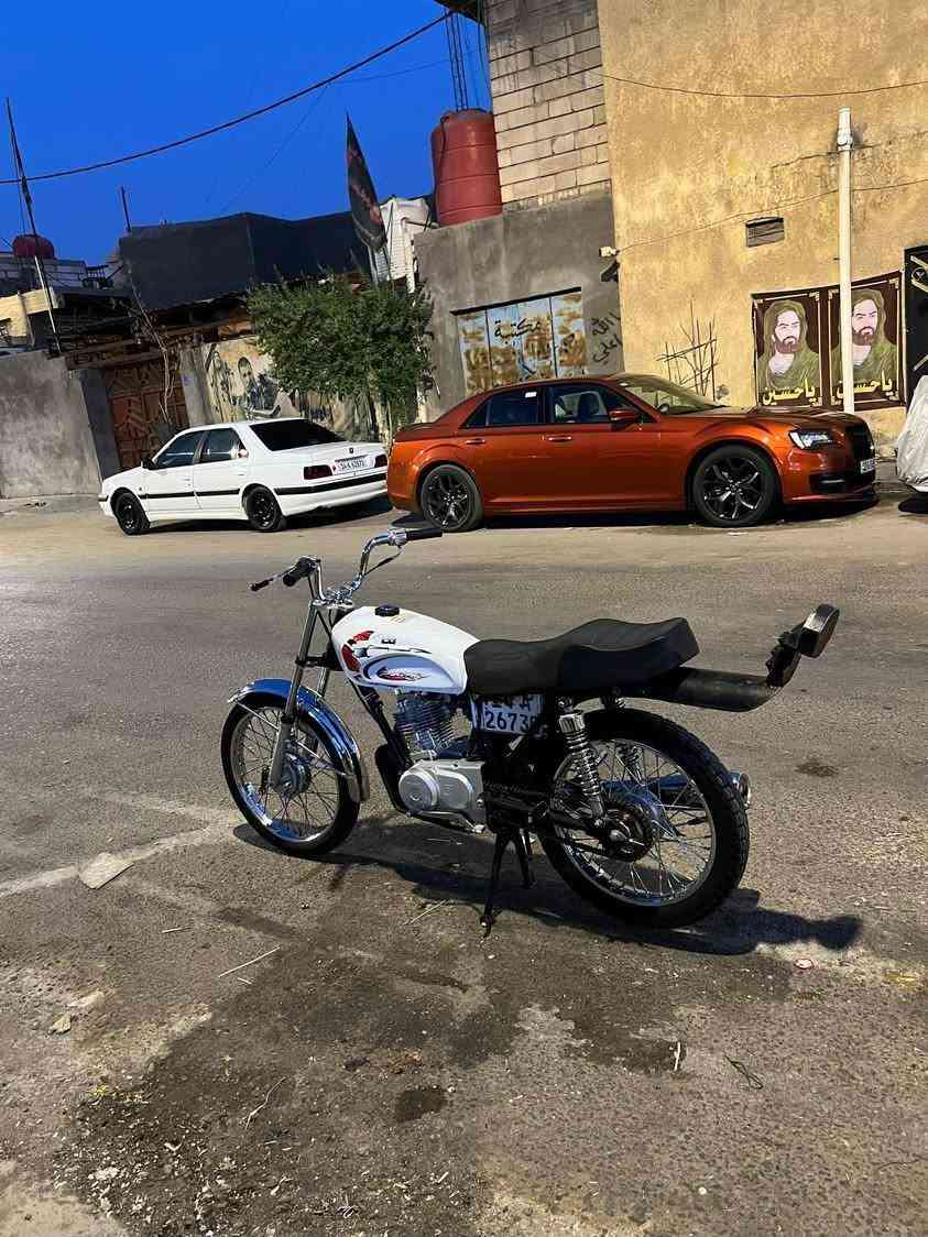 سلام عليكم دراجه للبيع حلوه تخبل وما ناقصه شي نصبته تخبل  سنويه باسمي ومن تأخذه ترتاح امانت الله السعر مليون 500وبيه مجال للطيبين مكاني بصره مركز رقمي ***********

نص مكتوب في الصور:
- بعديش..؟