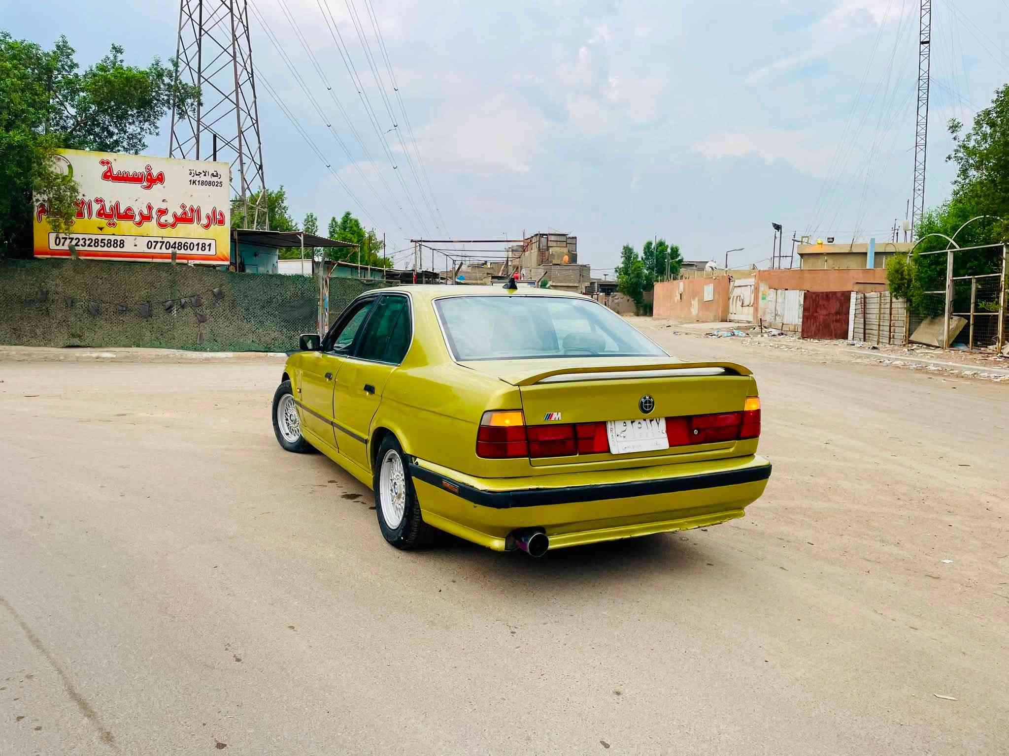 السلام عليكم
 للبيع 520 موديل1990كير عادي محرك 25 مسكر فانوص تبريد شغال بس البوري طاك كهربائيات صدر امامي جديد المكان بغداد السعر45 ووبيها مجال كلش قليل وجماعة الجوه 40لا تعلق ولا تتصل واي تعليق سلبي يعكس تربيتك وأخلاقك 
 للاستفسار *********** او عالخاص
