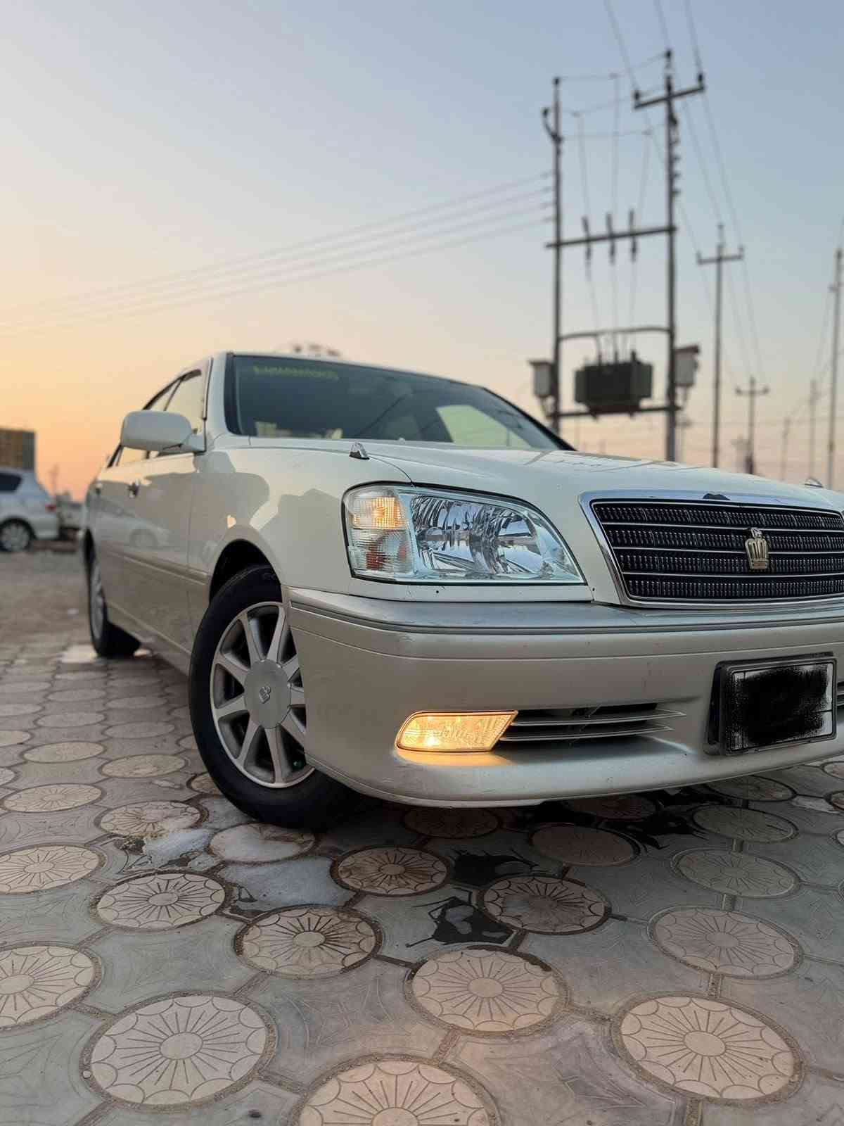 السلام عليكم جنون للبيع موديل 2003 كرستال دكمتين برده خلفيه خضراويه السياره دواخل بيجي  السياره مكينه وكير دي فور الجبير بعدها بلضمان صار خمسه ايام من شديتها حداديه خلي امامي توني مسويها تبريد ثلج تخم تاير جديد رقم بصره تحويل مباشر باسم المشتري السعر 140 $ مكان السياره ذي قار رقم الهاتف ***********
