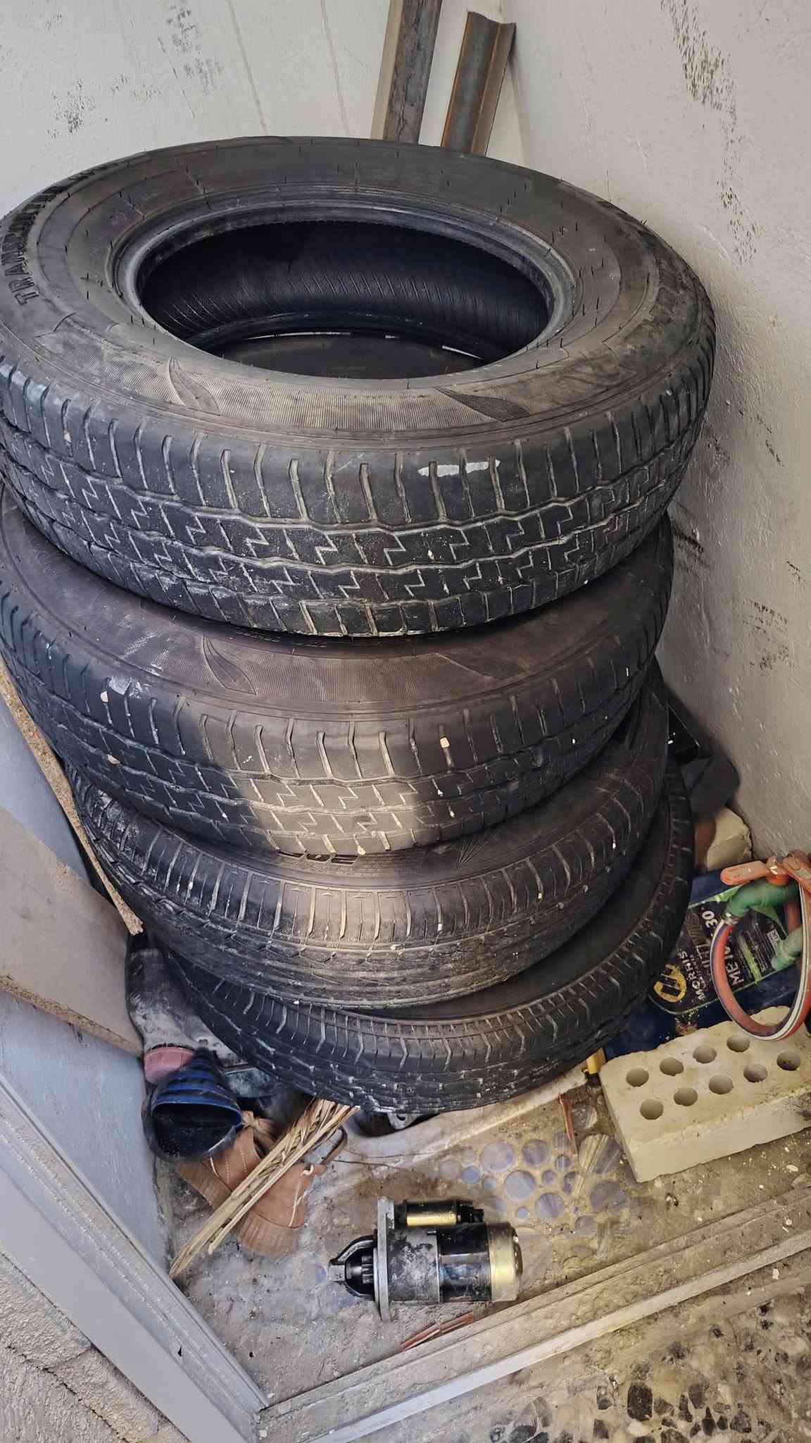 ويل مع تاير دلوب ب٥٠
زوج خوات نضافته ٩٠ ٪ السعر ٨٠

تك شارمه وتك غير نقشه نضاف كلش الواحد ب٤٠

مكاني الشعله شرط النضافه حجم ١٥ مال فتون
