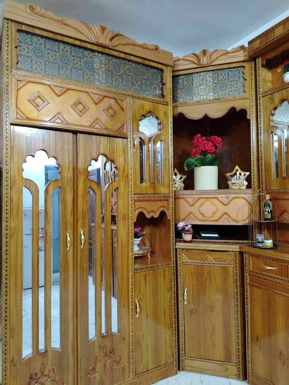 توجد غرفه نوم للبيع سوكيه خشب راقي مفوله نضافه ٪100 استخدام ثلاث 
اشهر السعر مـليون وربـع بيها مجال شي بسيط التواصل عبر الواتساب ***********
