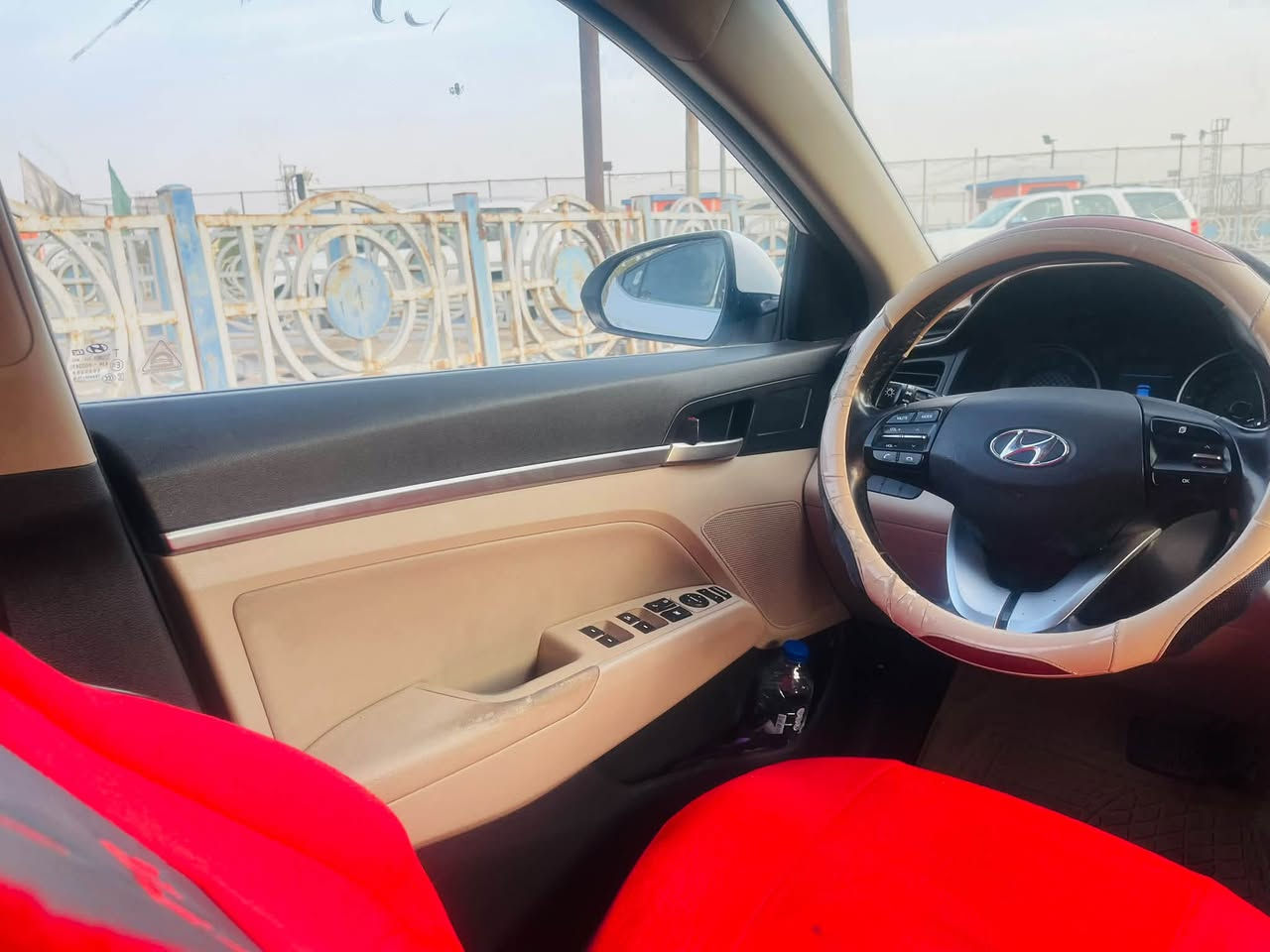 النترا ٢٠٢٠. خليجي بااسمي تحويل مباشر رقم انكليزي بيها ضربه بالجنطه كما موظح بالصور ومعمره وكذلك الدعاميه موظحه بالصور والباقي كفاله ماشيه ١٥٠ فول مواصفات السعر ١٤٥ وبيها مجال الاتصال ***********
