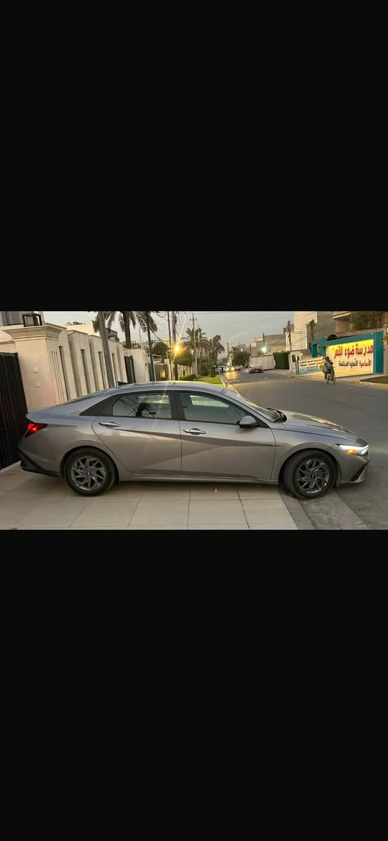 للبيع | Hyundai Elantra 2024 SEL 🇺🇸
🔹 هيونداي النترا 2024 SEL🔹 وارد أمريكي 🇺🇸  رقم بغداد محرك 2.0 دوش بانزين  ممشى السياره 42 الف mi فقط وقابل للزياده 
المواصفات:
تشغيل عن بعد 
البصمه الكبيره 
شاشة متصلة (عداد ديجتل + شاشة وسطية)
تدعم 
Apple CarPlay & Android 
.كاميرا خلفية أصلية
.خرائط Navigation
.تبريد مناخين منفصل 
مثبت سرعة تفاعلي  
✅ نظام المحافظة على المسار (Lane Keep Assist)
✅ نظام التحذير من 
الاصطدام الأمامي
اوتو بريك 
تحذير الخروج عن المسار
تحكم ستيرن  جهتين
مرايا تحكم كهربائي 
ويل   ألمنيوم أصلية رصاصي 
✅ إنارة LED نهارية
:ضرر السياره :
الضرر دعاميه  خلفية فقط  بيها قطعتين كلير امريكا جاملغ خلفي وباب فقط، 
صور الحادث موجوده 
لا شاصي لا لغد السياره
 ( بجم كبس )
جميع الايرباك سليم
كتلوك السياره موجود 
السعر :160$ وبيها مجال بسيط 
للتواصل : ***********
