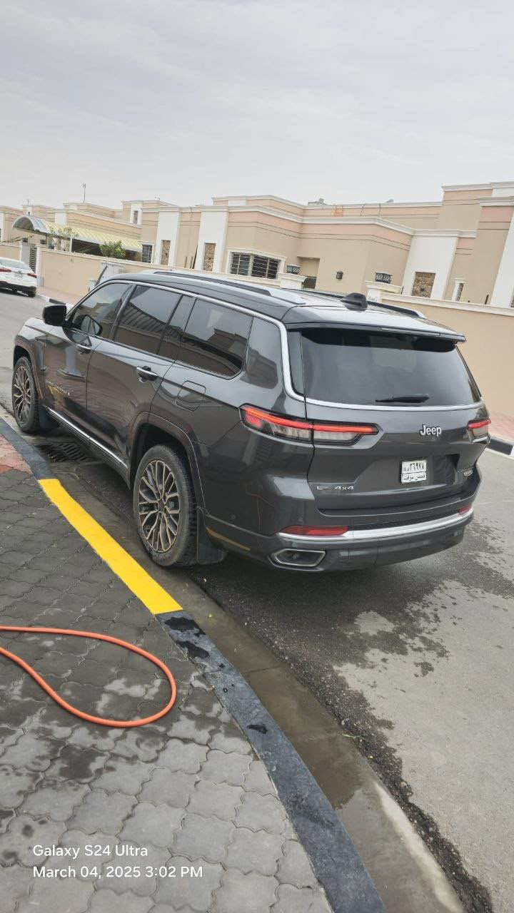 . 2022 Jeep Grand Cherokee L Summit Reserve🔥

رقم المبايل: ‭***********‬

الموديل : 2022 . وارد امريكي تو كلر  اسود ورصاصي

‏3600 V6 :المحرك

حادث تبديل بنيد+

ماشيه 29 الف

المواصفات :

* دفع رباعي 4x4 .

نظام تعليق هوائي (جكات).

قيادة ذاتية عند المنعطفات.

رادار امامي مع مانع تصادم

* تحذير الخروج عن المسار .

* مستشعر نوم السائق مع نظام التوقف الآلي

* تحذير النقطة عمياء !

نظام تحذير عند التقاطعات.

نظام تحذير عند تجاوز السرعة المحددة.

نظام عرض المعلومات على الزجاج الامامي HEAD UP

‏(DISPLAY

نظام تقليل الضجيج داخل المقصورة.

* إنارة محيطية.

* مرايا تعتيم ذاتي.

* المرايا الجانبية قابلة للطي كهربائيا.

* نظام الصوت من ماكنتوش مع 19 سماعة.

* ويل قياس 21 انج

* سقف بانوراما

3شاشات 

* شاشه كبيرة 10.1 انج

* نظام الخرائط (GPS)

* عرض خرائط الطريق على لوحة القيادة.

* لوحة القيادة بقياس 12 أنج.

* كاميرا داخلية متعددة الزوايا

* كاميرا محيطية 360 درجة .

* 4 كاميرات خارجية مع بخاخات ماء للتنظيف.

* كاميرا للمرأة الداخلية.

*كاميرا حرارية

* المصابيح الأمامية زنون

* كشافات الضباب زنون

* دخول ذكي.

* بصمة على 5 ابواب للدخول الذكي.

* تشغيل عن بعد .

* الصندوق الخلفي كهربائي

* فرش المقصورة الداخلية من الجلد الطبيعي الفاخر .

* اضافات من الخشب الطبيعي للمقصورة الداخلية

* ذاكرة لحفظ وضعيات الجلوس للسائق. * ذاكرة لحفظ وضعيات الجلوس للراكب.

* مساج للمقاعد الامامية السائق والراكب.

* المقاعد الأمامية كهربائية

* المقاعد الأمامية تبريد وتدفئة

* المقاعد الخلفية تبريد وتدفئة

انارة داخلية LED متعددة الالوان

* حساسات امامية.

* حساسات خلفية

* 7 راكب

* مكيف خلفي مع وحدة تحكم منفصلة .

* تدفئة ستيرن وتبريد

مانع تصادم خلفي .

* بلوتوث تلفون .

* محدد سرعة .

* نظام التشغيل والاطفاء الاوتوماتيكي ( Auto Start

‏. (System

‏)Auto Break System ) نظام بريك اوتماتيكي Singapore
