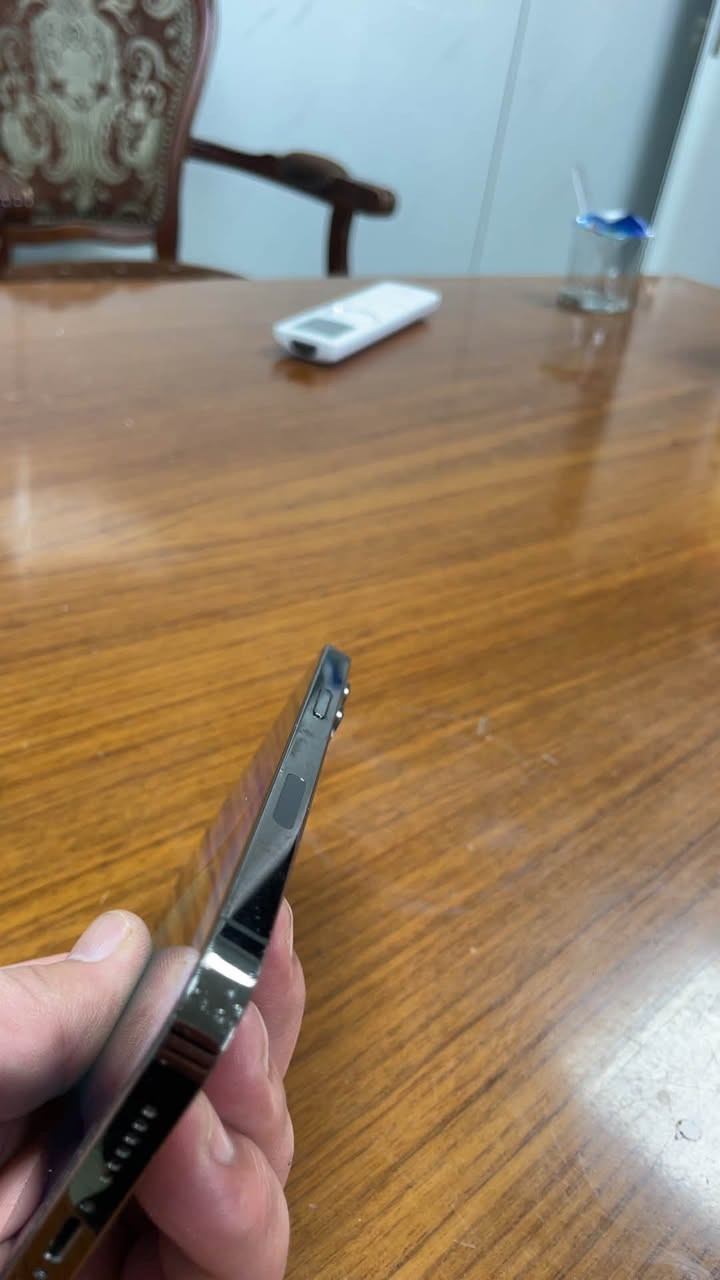 Iphone 13 pro max 128G 1 s
پاتري و شاشه ي بيلادي گؤراوه سعري خوار هه مو بازار ده فروشم 
مشته ري تيل بكه *********** هولير
