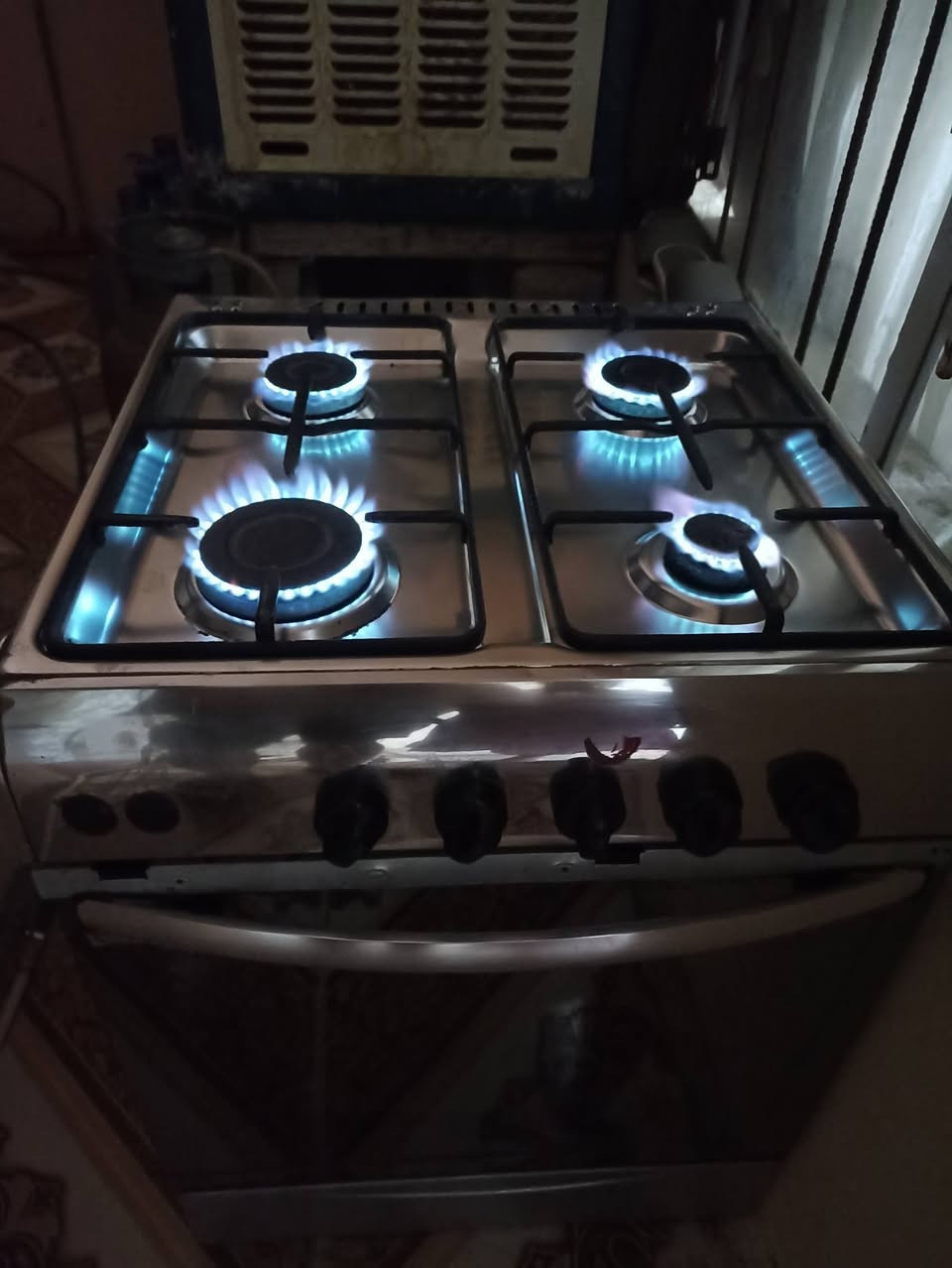 سلام عليكم طباخ البيع سعر75  مكان  حي الواسطي رقم الهاتف‏‪***********‬‏
