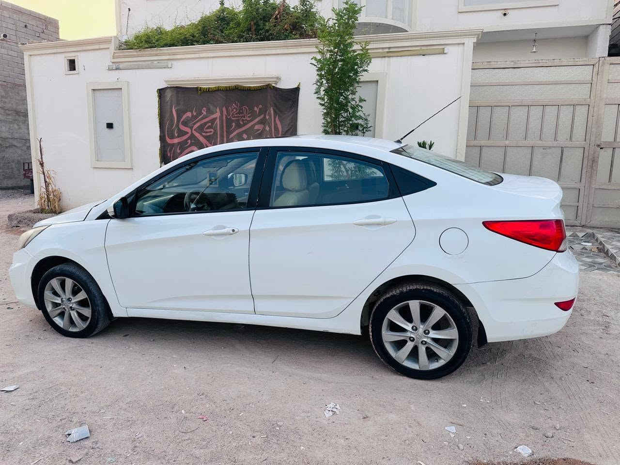 سلام عليكم اكسنت 2014 كير مكينه1600خليجي  خير من الله بس المكينه مبدل كازكيت  الحداده 100٪ امامي خلفي فتحه سقف رقم ذي قار بسمي سنويه 2027/12/20 مكفوله من الضربه بيها مكانات تكحيل التبريد مايشتغل البصره الزبير ***********
