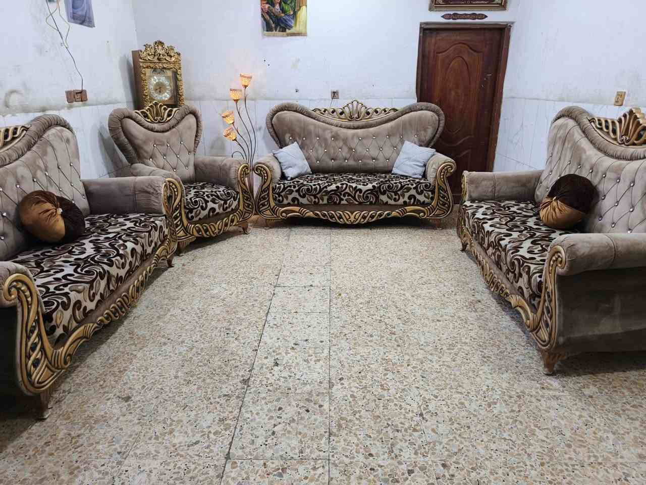 سلام عليكم عندي تخم  ملكي تكمه عشر مقاعد سعر 250 هذه رقمي *********** مكان المنصور الوشاش يوجد توصيل داخل بغداد بكروه مابي اي ضرر
@إشارة
