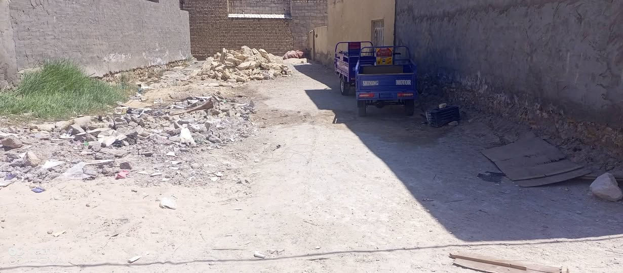 قطعه البيع في ام العصافير بزراعي مساحته ٢٠٠-وهذا رقم صاحب القطعه ***********
