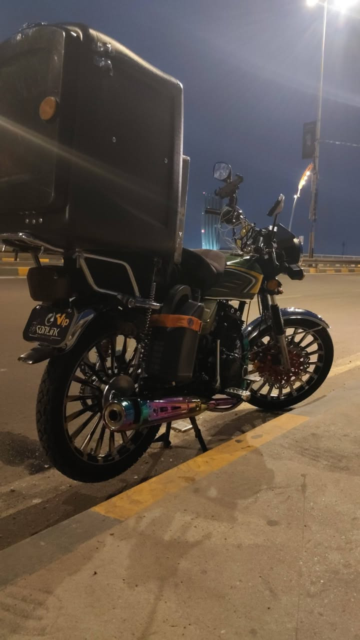 سلام عليكم دراجه سولنك 2026 محرك 250 CC مكفوله كفاله عامه رايدها مليون 50 بيها مجال شي قليل حق جيه دراجه شلعه معدل فول تجي تفحص من باب بيت 
***********
