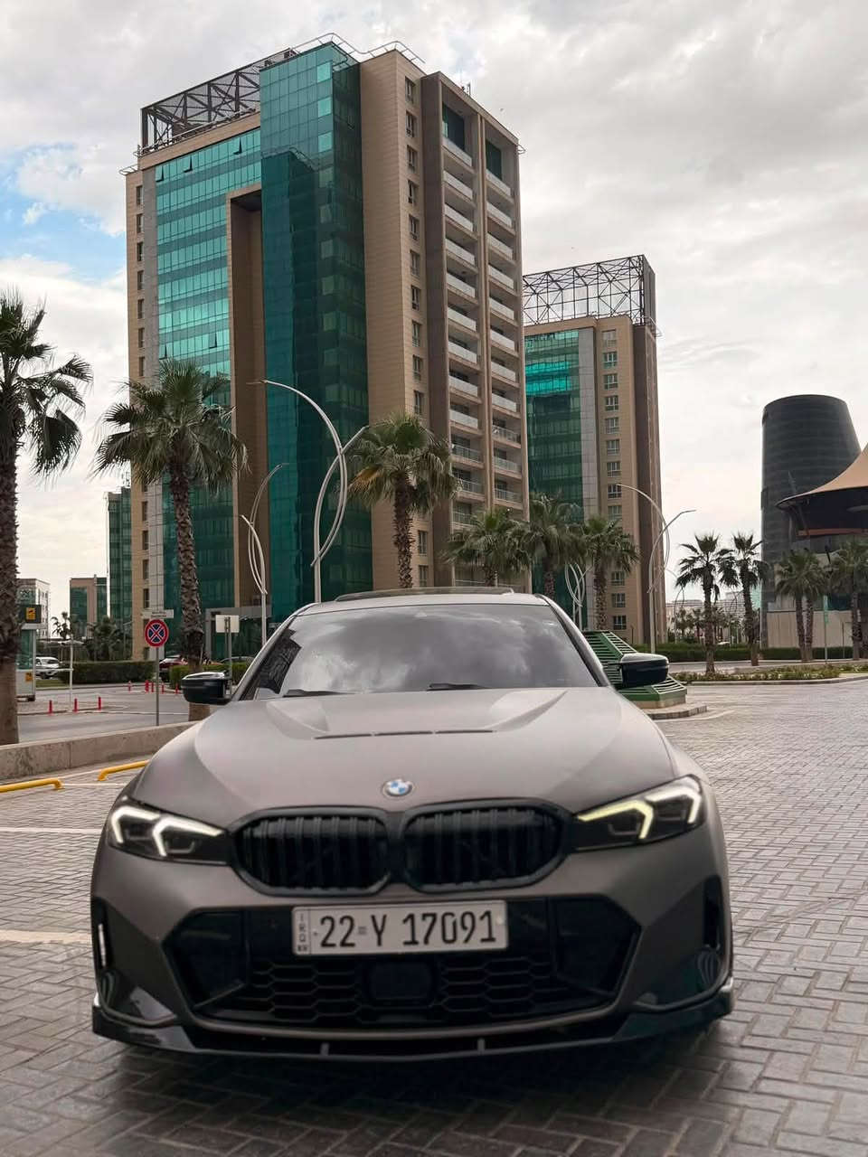 السلام عليكم 
BMW 330i 2022 
Kit M Package (340i)   74,000 mile 
گير +محرك  + راديتر + تبريد  كله بشرط 

ضرر  السيارة : فقط بوند ومبدل M 3 
ربع جاملغ سايق تعديل بارد + شبر صندوق بدون تعديل موضح بالصور  
ارباگ  برده وسكان  بدون دشبول
السيارة مصروف عليها خير من الله 

فـــــول مـــواصـفــات ١/١

دعاميات محدث ٢٠٢٤ 
بكلايت دراگون
اكزوز رياضي كامل ٣ وضعيات 
سترين كاربون RPM   
شاشة دشبول ديجيتال ( M 3 )
گير كريستال 
اربعة ابواب بصمة
تشغيل عن بعد
هاند بريك بصمة 
مرية شفط كهربائي 
ويل M  نجمة
داخل قيسي 
(𝐀𝐮𝐭𝐨 𝐒𝐭𝐚𝐫t)
(𝐀𝐮𝐭𝐨 𝐒𝐭𝐨𝐩)
تحديد سرعة
Car play & android auto 
كاميرا خلفي حساس‎
رادار امامي (تحديد مسار) 
رادار جانبي  (نقاط عمياء)
رادار خلفي (التحذير من الاصطدام)
حساسات امامي
حساسات جانبي 
حساسات خلفي 
كشنات جلد 
سلايت 
كشنات كهربائي
كشنات خزن+ميموري 
تحكم ستيرن  + شفتات M
تبريد مركزي 
لايتات ليد وعدسة زينون 
بلوجكترات ليد زينون 
وبعد هواي مواصفات اخرى…
السيارة جاهزة ومرتبة ومميزة بدون مصاريف 
هزه فحص سنوية جديد بأسمي تحويل مباشر 
تفاصيل اكثر الاتصال علی رقم  التالي‏ 

***********
***********
