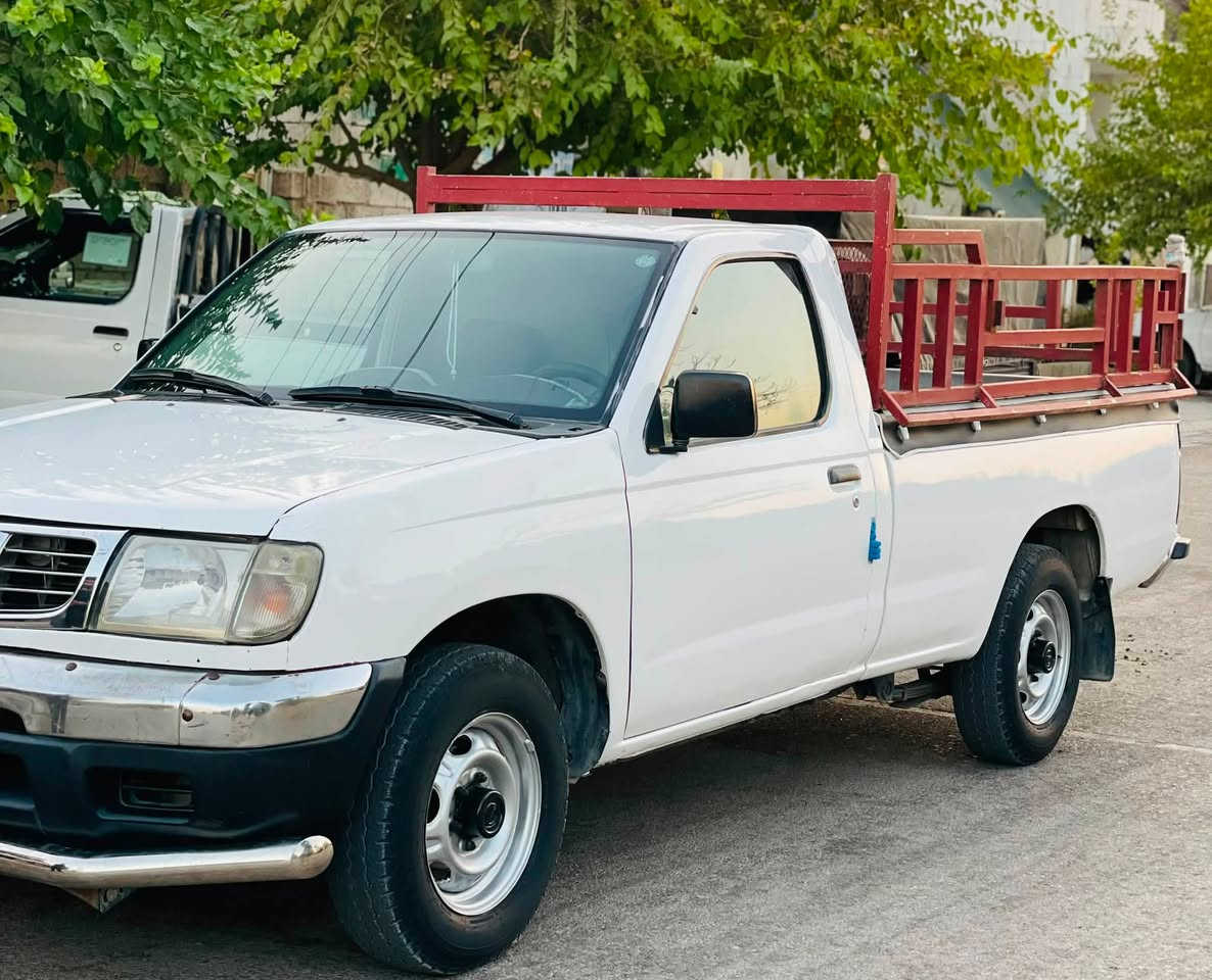 بەناوی خوای گەورە فرۆشتنی خێرا 
نیسان پیکاب 2002 ئاڕم پلاستیک هەلێر تەحویل ئەسڵی گێڕ مەکینە ئەکسل بەشەرت سەیارەکە چرکەی تیا نیە کامل پەمپە بۆ جوانی قرچێکی بچوکی هەیە لای لایتەکە شایەنی باس نیە شان و سەقفی ئەڵێی شوشەیە 4 تایەی دەنلوبی لەژێرایە چەمچەو ناو بۆدی جوانی لەسەرە سیعری ٦٨ گەڵاو مەجال 
ناونیشان شارەزوور 
*********** واتس ئەپی لەسەرە
