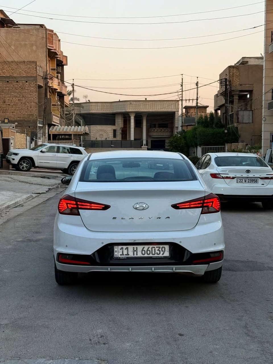 سلام عليكم  للمراوس
النترا 2019 خليجي شركة الكاصد شكل 20 
فول السيارة 
فتحة 
بصمة 
شاشة 
رادار امامي 
حساسات خلفية 
كشنات جلد 
قطعتين تبريد 
مكينة 2000 دوش 
ماشية 128 الف كيلو 
السيارة كفالة بدون صبغ 
بيه مكانين بارد وملاحضات بالكشر موضحة بالفديو 
مكان السيارة بغداد حي الخضراء 
السعر 148 وبيه مجال بسيط 
‏‪***********‬‏
