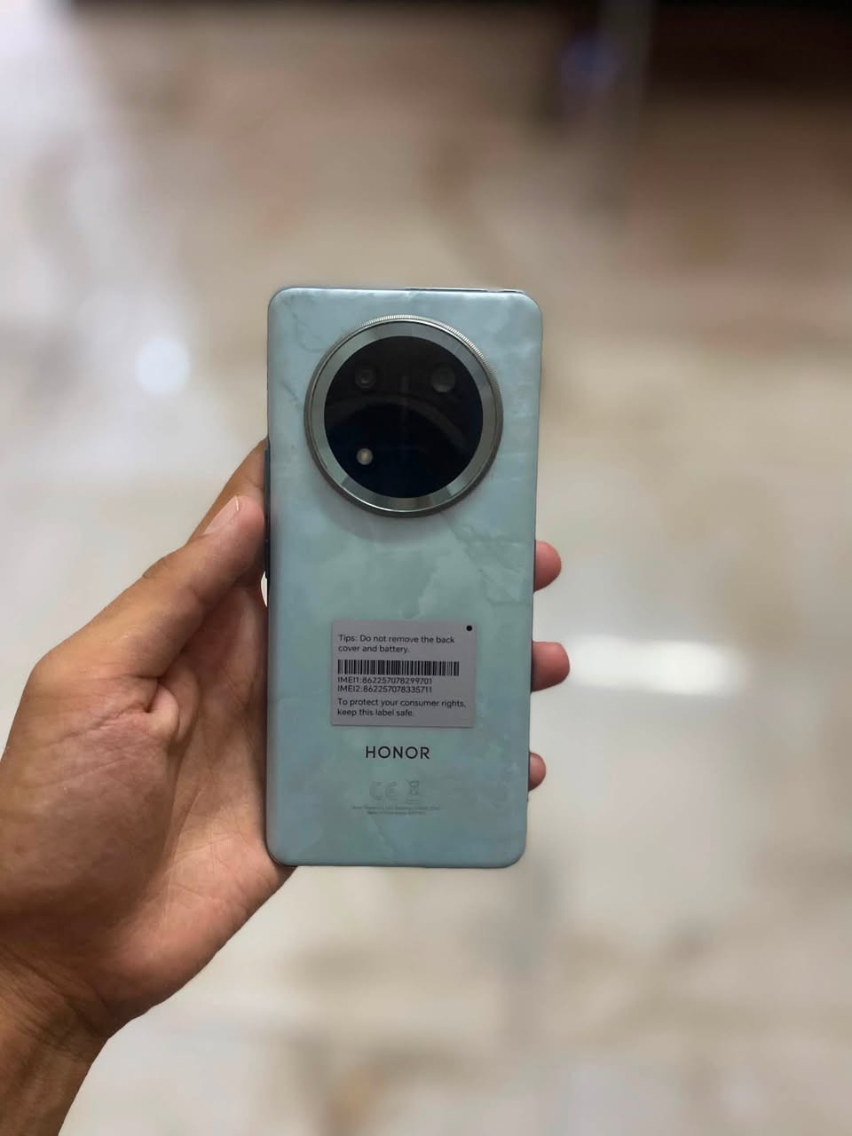 السلام عليكم HONOR X9 5G  المبايل جديد مكفول كفاله من الزلغ كله شغال البطاريه6600 mAh ذاكره الجهاز 256 ذاكره العشوا ىيه 12 غيغابايت لاستفسار اكثر اتصل علا هاذ الرقم ***********
