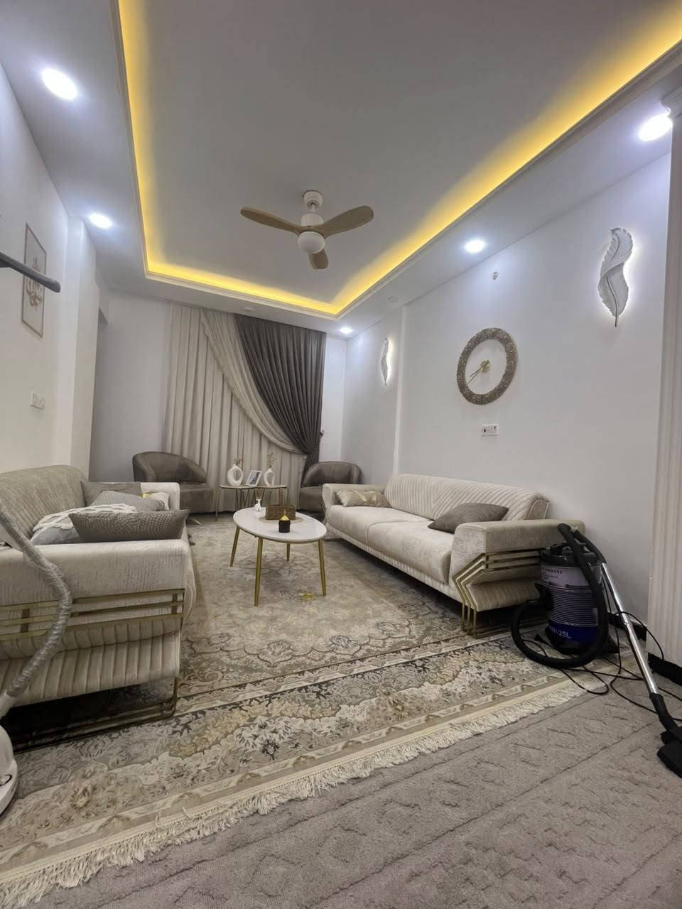 دار للبيع مجمع السلام السكني مقابيل جامعه الكفيل

٢٠٠متر طابقين ٣ غرف جديد البيت ونضيف جدا

السعر ١١٠ وبيه مجال قليل

للاستفسار 
***********

