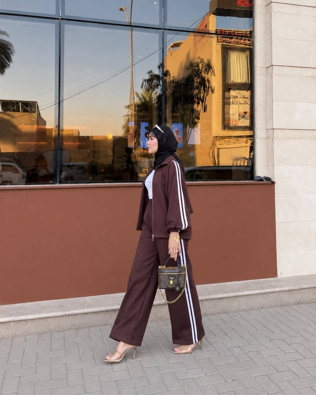 الكولكشن خريفي  غير ويانه ❤️‍🔥 

سوت دااابل ايطالي كوالتي عالي 

السعر : (25

القياس:  38 40 42 44 46 48

🔗توصيل البصره 5 💸المحافظات 8🔗

العنوان بصره بريههً شارع مستشفى النور مجمع رونزا 

#للحجز_او_الاستفسار_مراسلتنا_دايركت📩
واتساب ***********
#ازياء_رونزا #ازياء #اكسبلور #سوت

نص مكتوب في الصور:
- 25 ألف