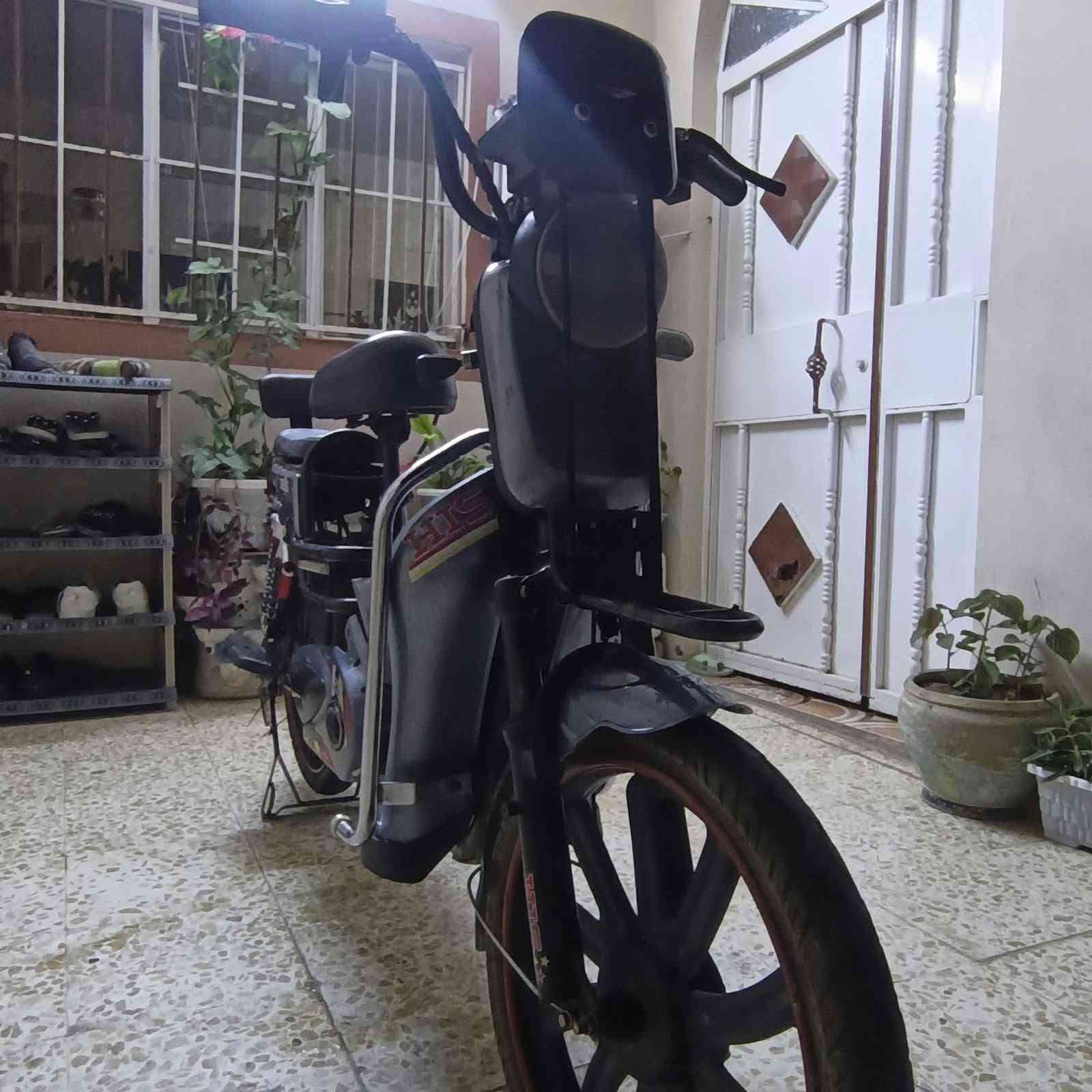 لشه ماطور شحن للبيع + بطاريات كاملات جدد مبدلات+شاحنه بلاديه مال دراجة 

السعر 200 وبي مجال بسيط للعلم البطاريات وحدهن دينباعن ب150 

***********
