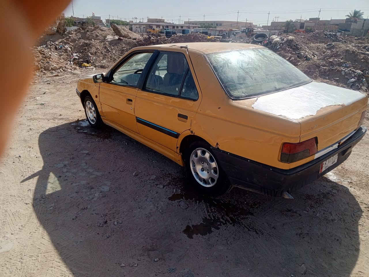 السلام عليكم بيجو 405 للبيع موديل 10 سياره قير وماكينه وحداديه وتبريد سياره جاهزه ترتيبات بسيطه غرامات مصفره هيئه ما شايفه شقد عليها العنوان الديوانيه سعر السعر ب 15 وبيها مجال التواصل على هذا الرقم *********** بيع مستعجل
