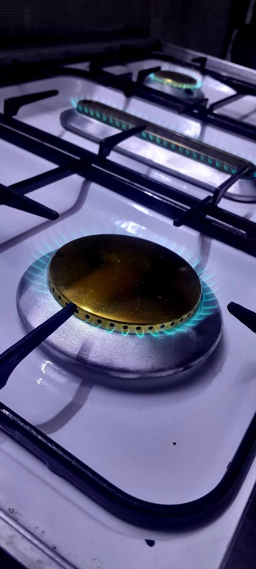 طباخ عشتار الاصلي شرط النضافة والشغل مع الفرن عنوان جسر الخامس الايمن ***********
