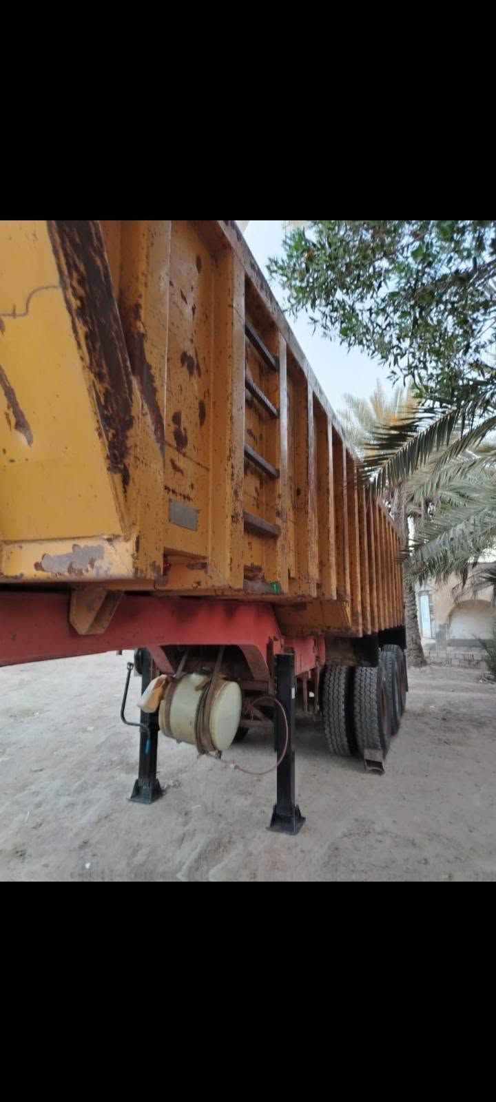 سلام عليكم للبيع عربانه فوزله 3 دناكير شريط لعاب شاصي مكفول ذرعته 32 متر ستندر تخم تاير ونج جديد ابريك حداديه عربانه مكفوله كفالة عامه جاهزة للعمل سعره 100 وبيه مجال الاستفسار ***********
