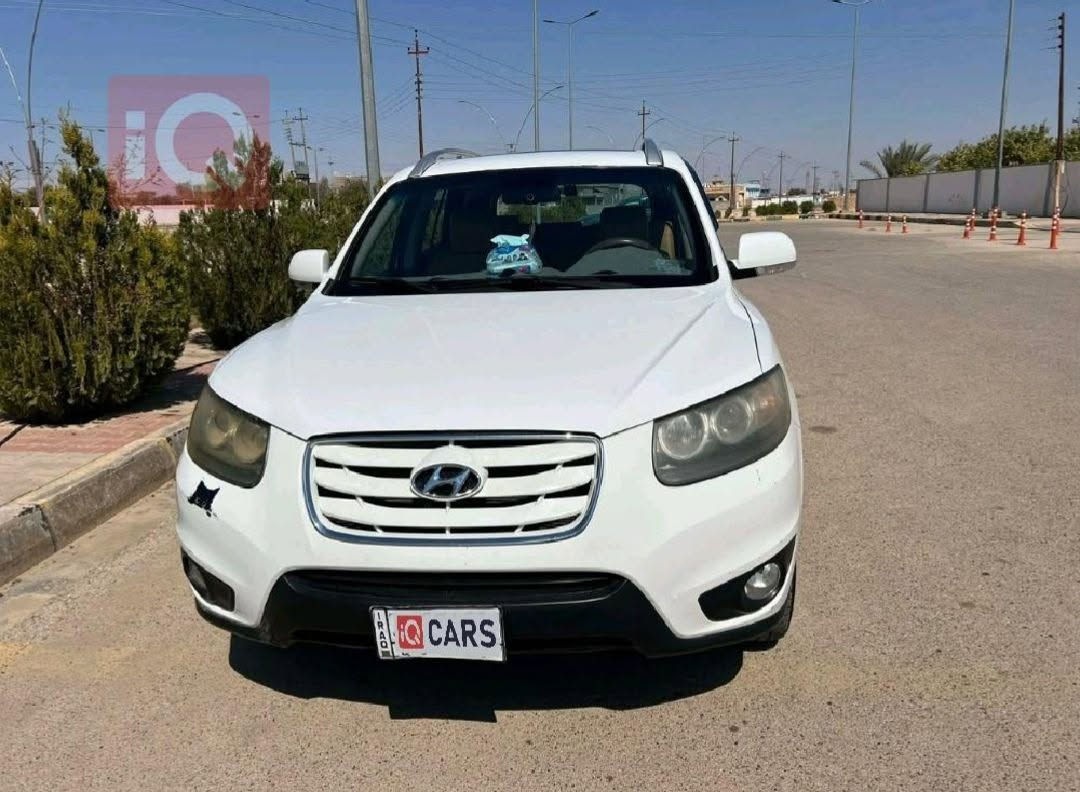 سنتافي 6 سلندر 
خليجي لون ابيض 
3 قطع تبريد 
تحكم ستيرن 
كير محرك فول 
باسمي السياره 
بيها قطعتين رش تجميلي مو ضربه ولا حادث تجي تفحص
معروضه 140 بيها مجال بسيط 
 للاستفسار 
***********
***********
