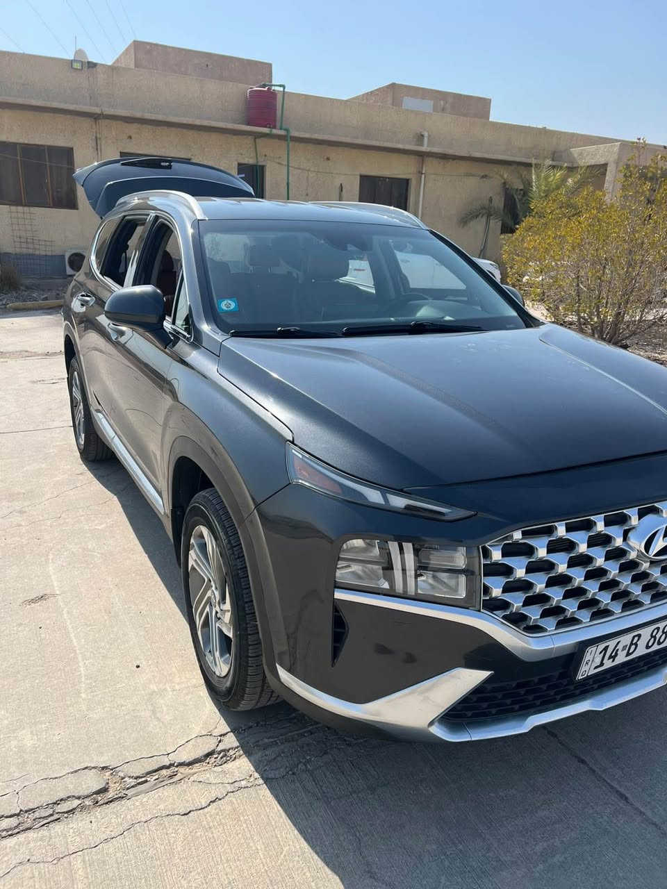 سلام عليكم سنتافيا ٢٢ماشيه ٧٠الف سياره جديده وبسمي تحويل مباشر كلشي جديد بيها ماعدا الظربه بامريكا وبيها بارد خمس اصابع بلصندوك *********** البصرة, العراق

نص مكتوب في الصور:
- BidS
- BidCars