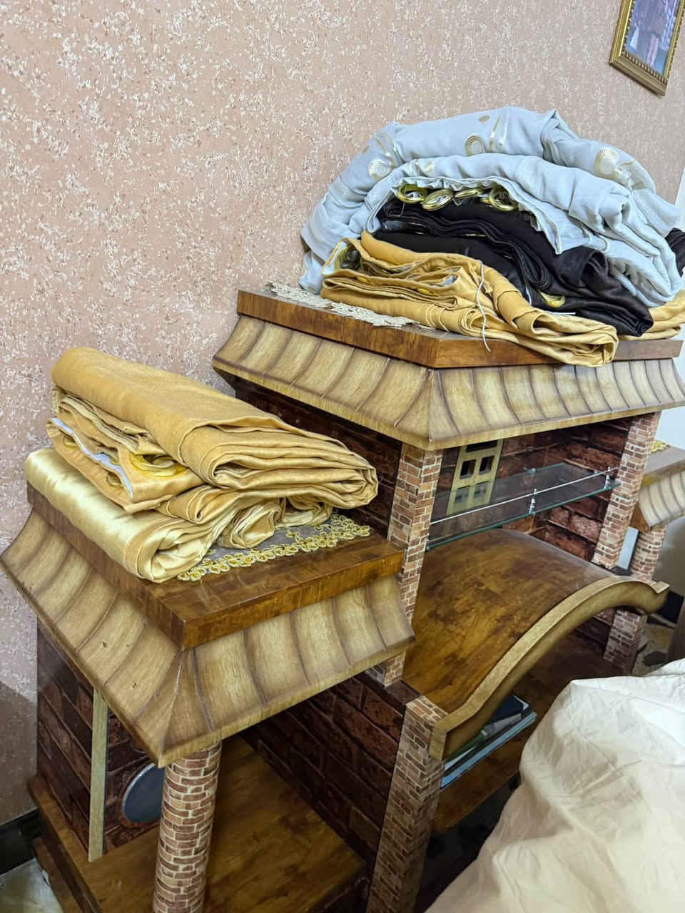 السلام عليكم اثاث كلش نضيف كنتور كومدي ومكتبه صاج وزن ثقيل *********** مكتبه ٣٠٠ قابل لل تفاوض كنتور ٢٠٠ وقابل لل تفاوض
كومدي ١٧٥ ويضا قابل لل تفاوض
