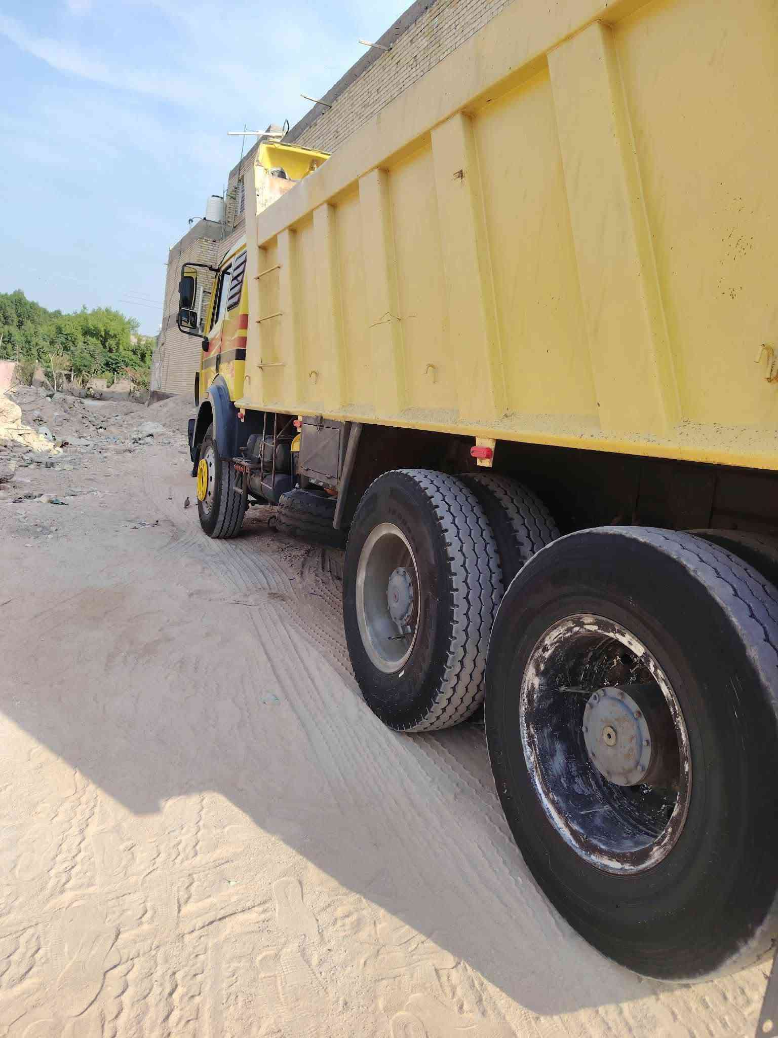 السلام عليكم سياره للبيع البي موديل 96 مجموعه جي اف كير فافون مكينه 44 شاصي مكفول وسياره بااسمي سياره مابيه ولاقطره صبغ ***********
