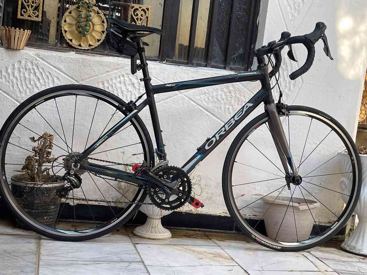 سلام عليكم دراجة رود ماركة العالمية ORBEA
فريم مضلع حجم فريم 53
دراجة لوك كله ختم واحد 
المينوم وماشة كاربون 
سكان  ORBEA و رقبة ORBEA
مضموم ب بيت شاد الهن كاربون اصلي موجد ب بيت 
بوري سرج ORBEA قفل بوري سرج ORBEA
سيت سستم SORAخلفي 9امامي 2 
دراجة نضام دفن ويرات كله دفن 
براكيت 
تايرات كتان ماركة KENDA
دراجة وزن ريشة ما بيه وزن ابد 
ويل طبقتين اصلي نضافة لوك 
دراجة ما بية كل ضرر او نقص 
سرعة و سلاسة فول 
ريشة 
عنواني بغداد الدورة لا يوجد توصيل 
لا يوجد مرواس 
معلومات اكثر و تفاصيل اكثر خاص 
او تصال على رقم او وتساب 
***********

