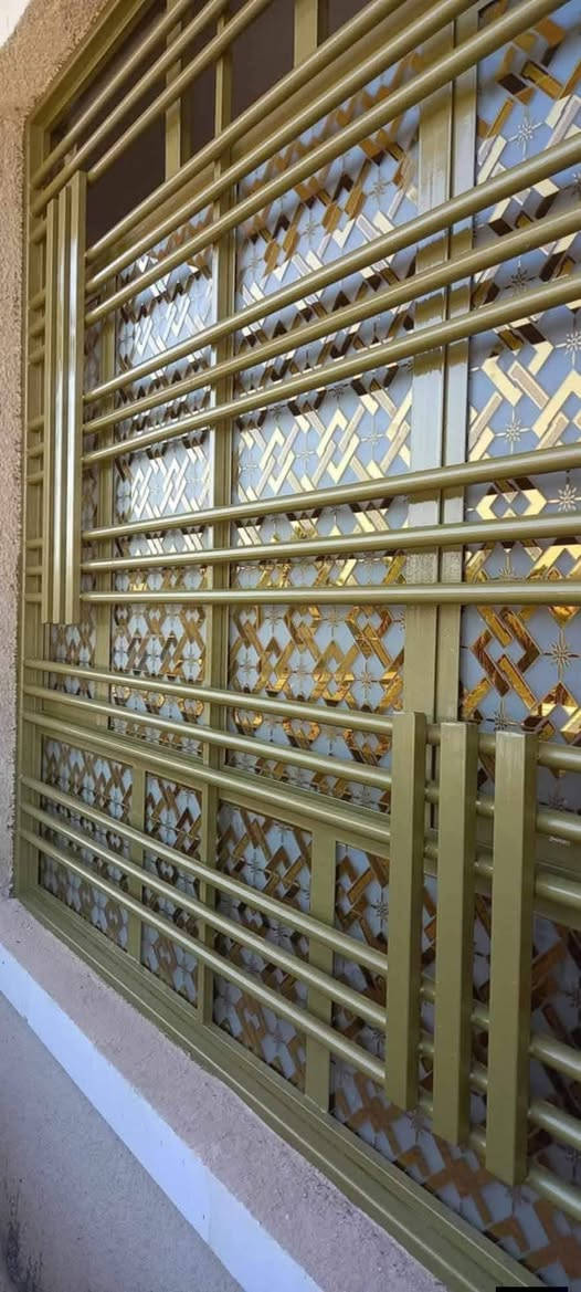 اسلام عليكم | كـادر👷🏻
عمل  شبابيك
وشـد جـام جميـع الألوان 
والجـام متوفر شغــل درجة أولئ💯
 
***********
