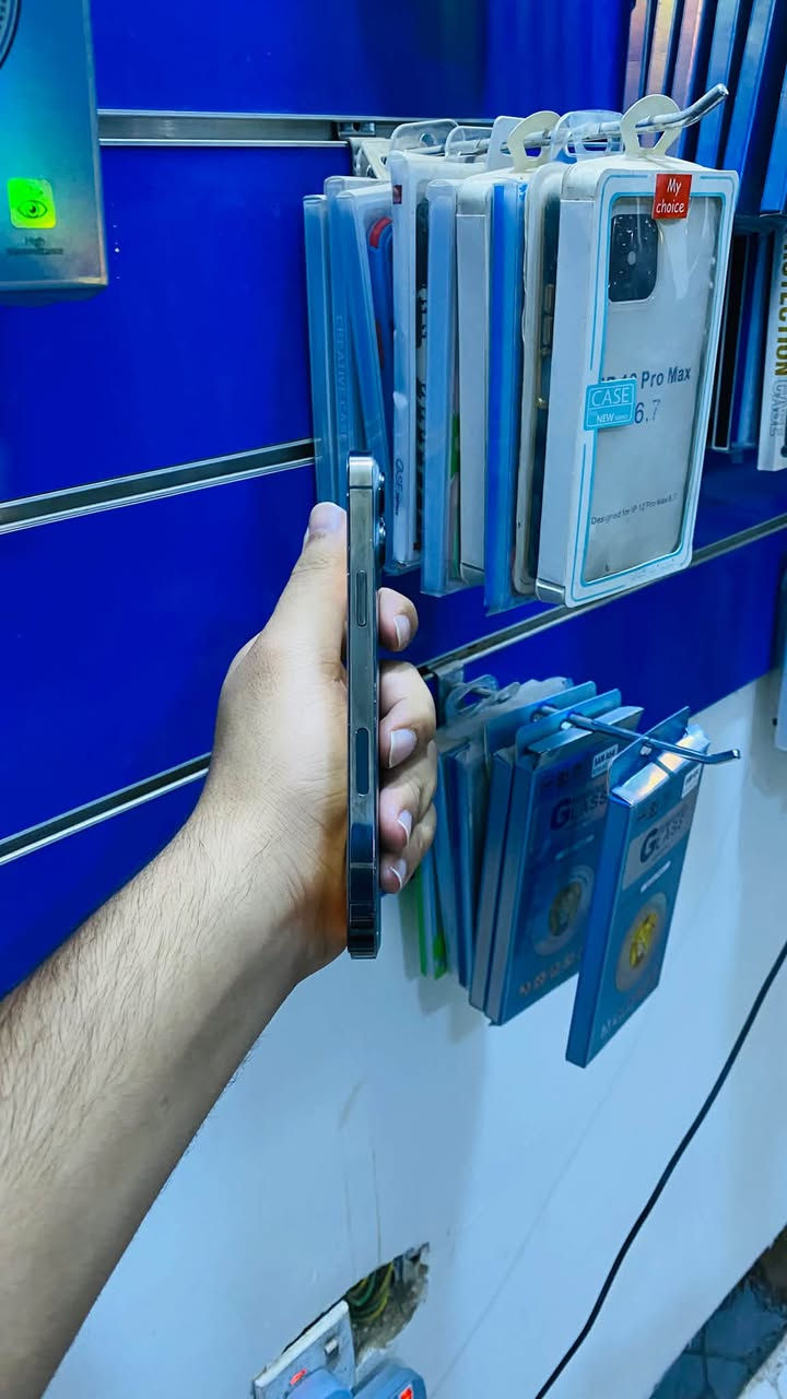 من رخصه الادمن
ايفون 13 بروه ماكس 
ذاكره 256 ركز256 🔥
مبدل شاشه وكاله اصليه 3خيارات
بطاريه ٨٧مبدله اصليه 

كامرات صوت اتصال إنترنيت كله فول لفول 

مكاني رمادي السجاريه
السعر 550الف فقط 

شراي اتصل
***********

نص مكتوب في الصور:
- 6:34 About Name iPhone iOS Version 26.6 Model Name iPhone 13 Pro Max Model Number MLKR3LL/A Serial Number KQPGPOMFJ2 Coverage Expired Parts & Service History Songs 0 Videos 508 Photos 2,911 Applications 48 Capacity 256 GB Available 103.21 GB
