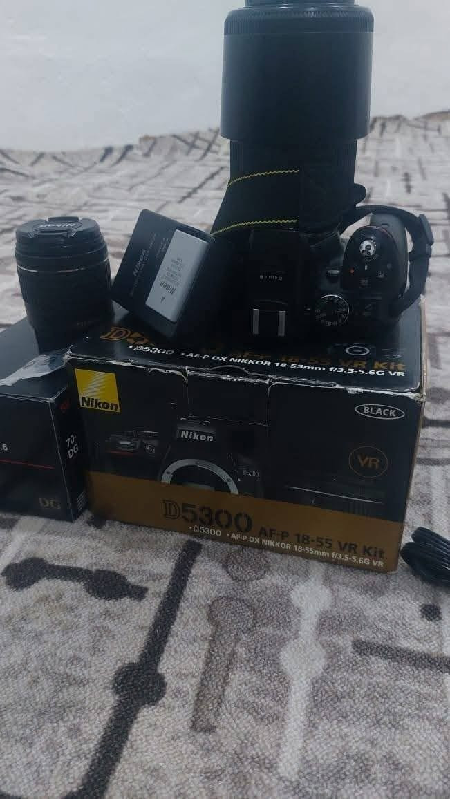 كاميرا نيكون 5300D جديدة شرط الفحص يجي وياها زوم اضافي ونضيفه كلش
قيم سعرها بما يرضي الله 
 واي فاي 
عدسة
هود
بطارية
شاحنه
حزام ملحقاتها كامله *********** مكاني نجف
