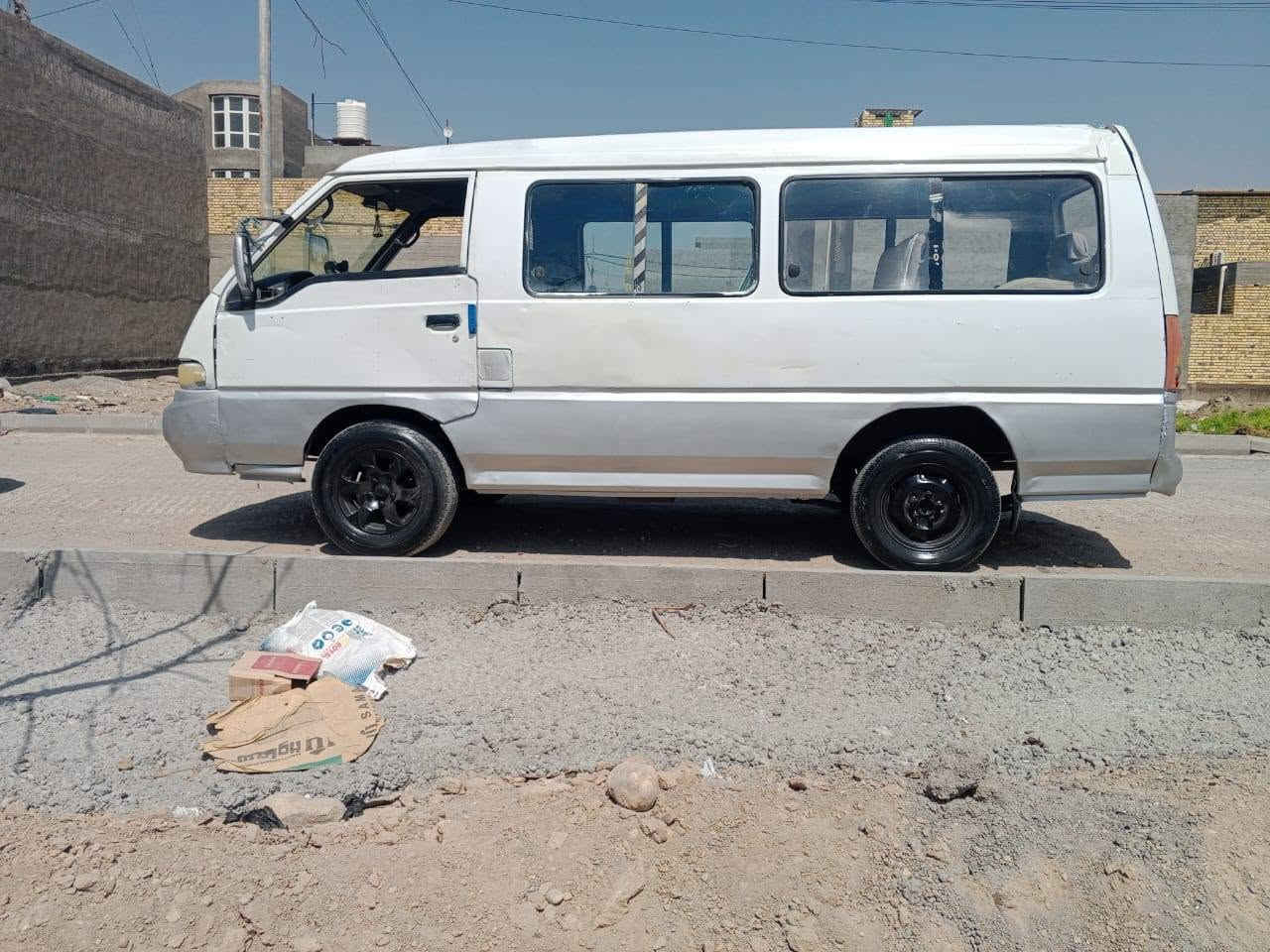 سلام عليكم هونده للبيع موديل ٩٥ مكينه ونجي مكينه وكير واكسن خير من الله سياره حلوه وجاهزه راعيه ما اندله اتكفل سرقه وعشاعر فقط مكان واسط الكوت السعر ١٨ وبيها مجال بسيط حك الجيه ***********
