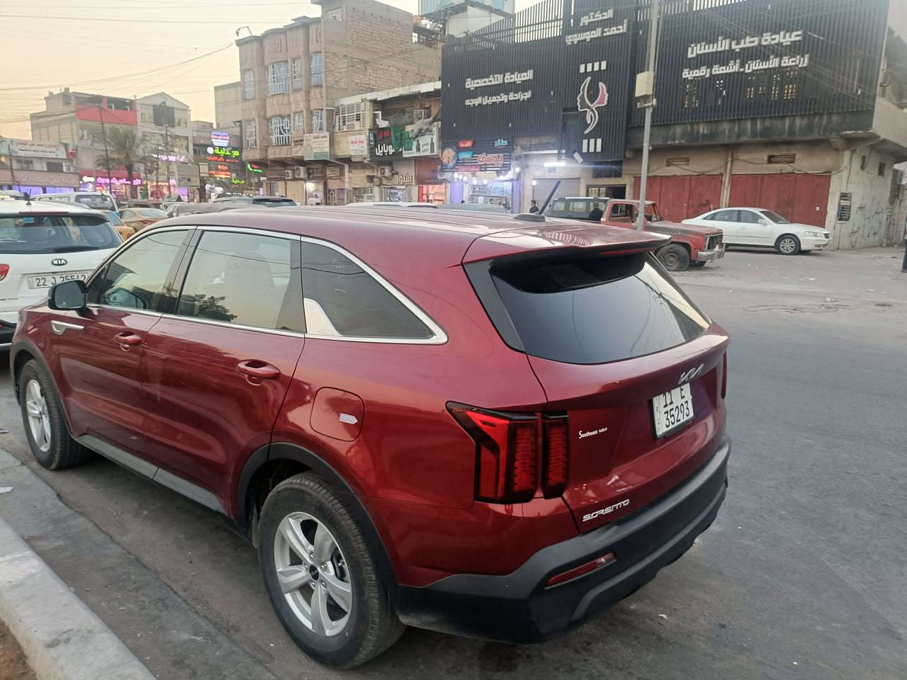سورنتو موديل 2023 وارد امريكي رقم بغداد انكليزي حادث اموضح بالصور بدون ايرباك بدون تبديل وصبغ باسمي بيها مواصفات سويج شخاطه السعر 21000 دولار مكان السيارة بغداد سبع قصور شارع أبو احمد *********** حجم المحرك 2500  تنفس طبيعي
