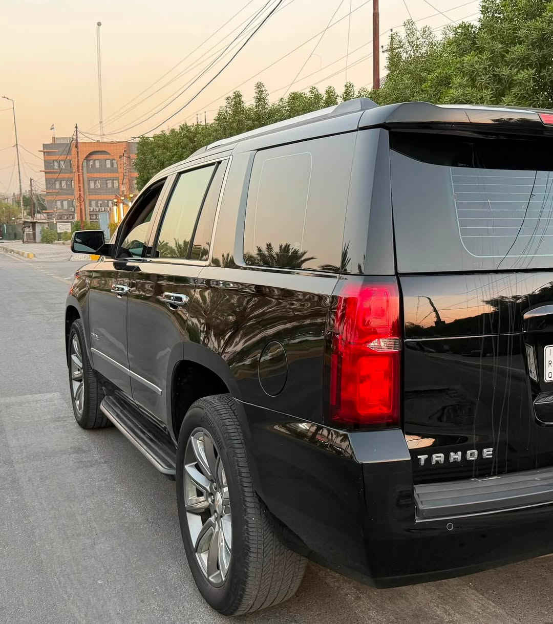السلام عليكم 
تاهو 2018 خليجي مكفولة من الصبغ والضربه عده بارد بسيط بالجاملغ ماشيه 130 كيلو رقم بغداد 
المواصفات LS معروفه 
سيارة مكفولة وجديدة وبيها تخم تاير جديد 
الرقم *********** 
العنوان بغداد

