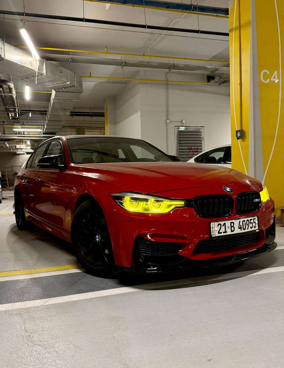 حبايب f30 موديل 16 330 lci محرك b46
وكالة العروش كلين تايتل عليه تحديث m3 كامل 
بدون ربع مصرف فوول مواصفات بردات خمسة 
شاشة جبيرة مدعومة ابل كار بلي دركة ام كشنات كهرباء تدفأة 
دعاميات لحاية دفيوزر كله m3 بك لايت gts 
السعر ١٦٣ مجاله بسيط 
مكاني بغداد *********** واذا اكو مراوس ب bmw احدث وانطي فرق عادي
