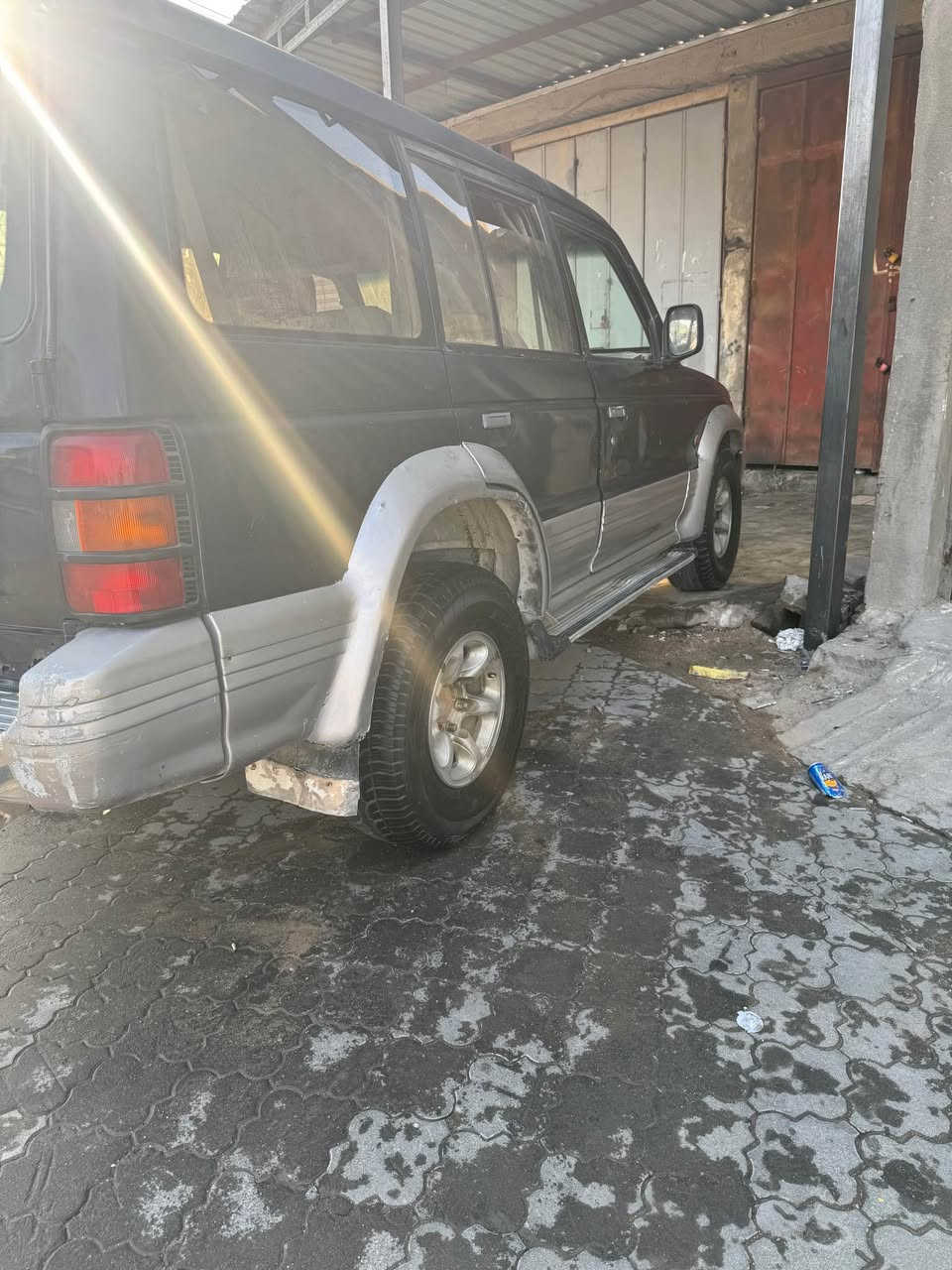 سلام عليكم باجيرو مديل 2000 مكينه 3000بيها صوت كيرجديد نقصها حداديه فقط كهربائيات كلها شغاله رقم ميسان سنويه 28رعيها يمي 
سعرها (28)ورقه وبيها مجال مكاني البصره الزبير *********** البصرة, العراق
